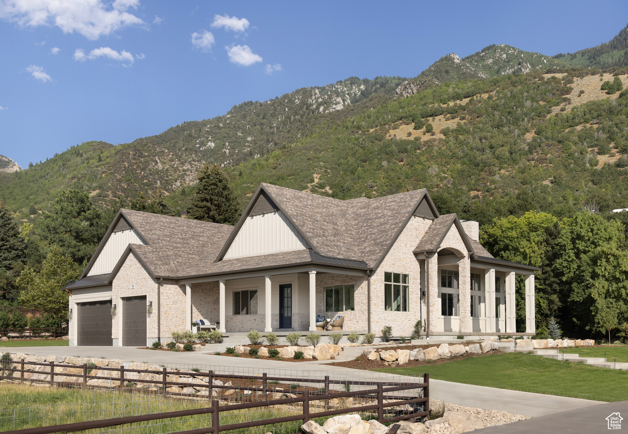 DEER HOLLOW - Residential