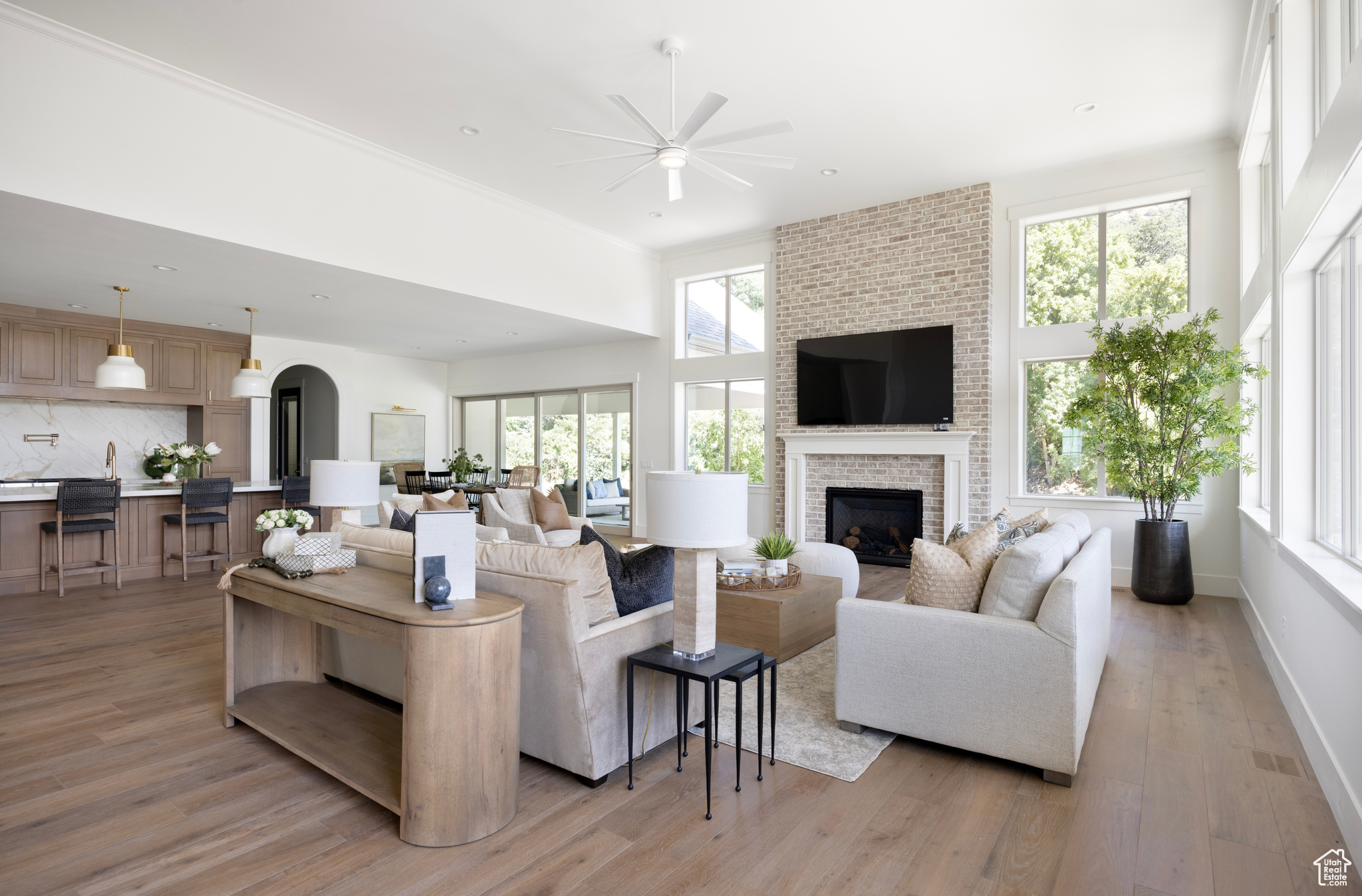 DEER HOLLOW - Residential