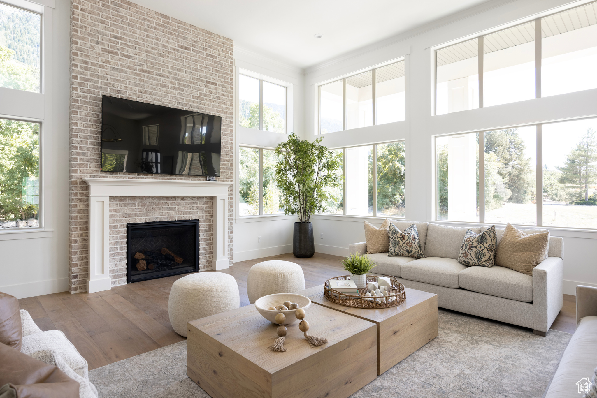 DEER HOLLOW - Residential