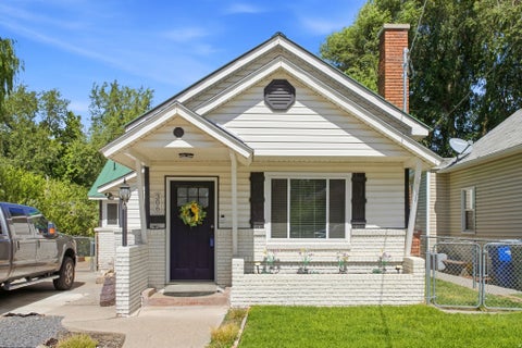 Photo of 306 CROSS ST, Ogden, UT 84404 (MLS # 2183571)
