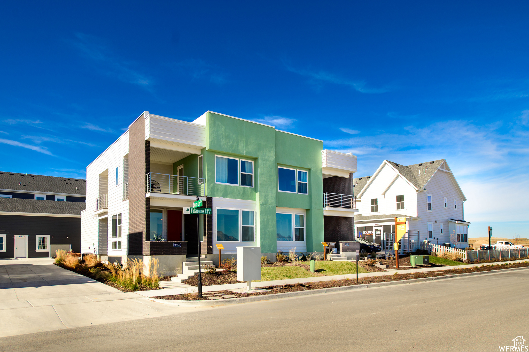 DAYBREAK - Residential