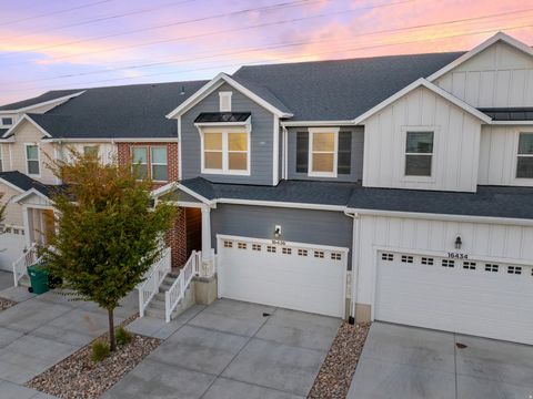 Photo of 16436 S BULL SPRING LN, Bluffdale, UT 84065 (MLS # 2119968)