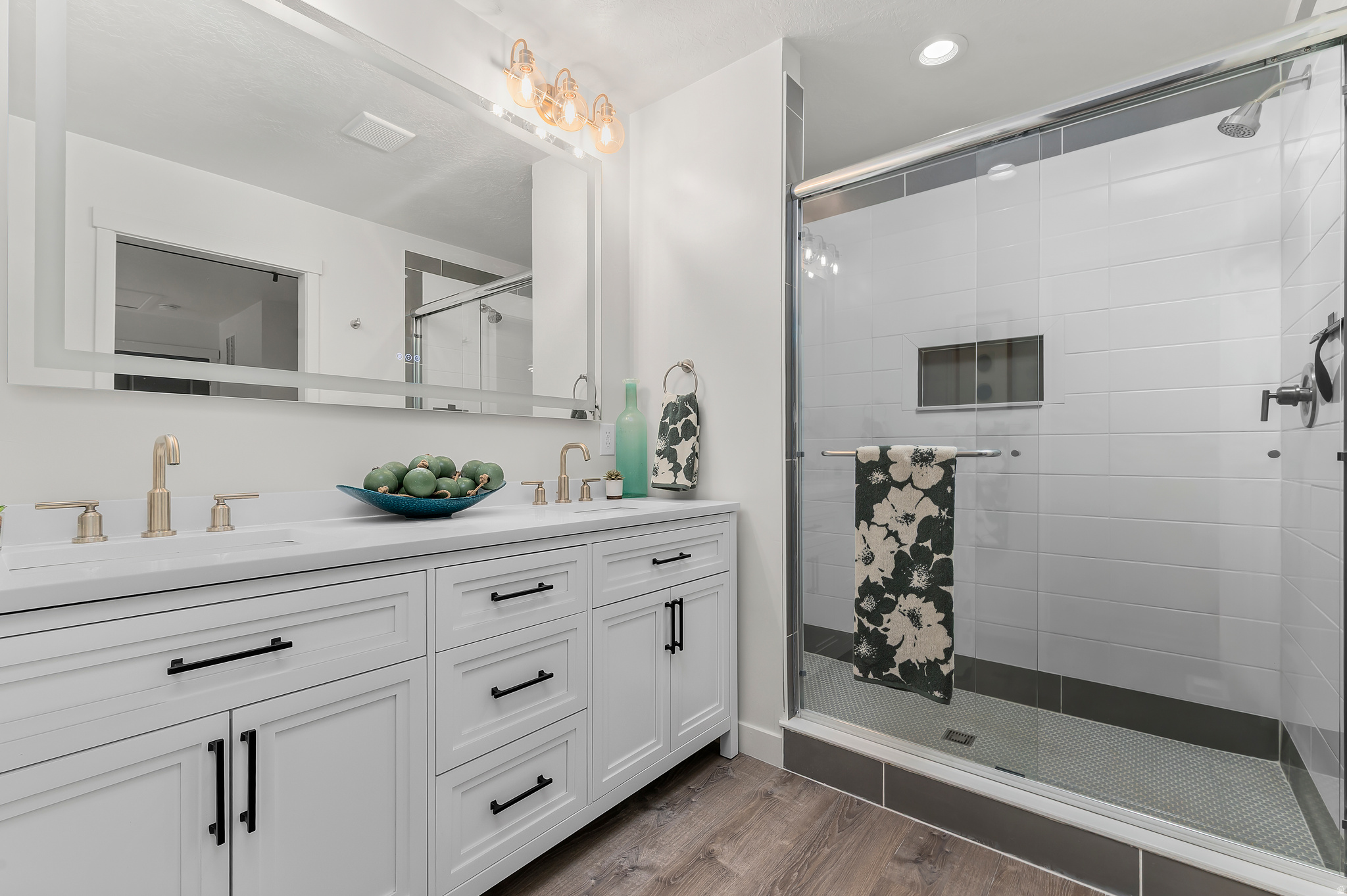 WALNUT GROVE - Residential