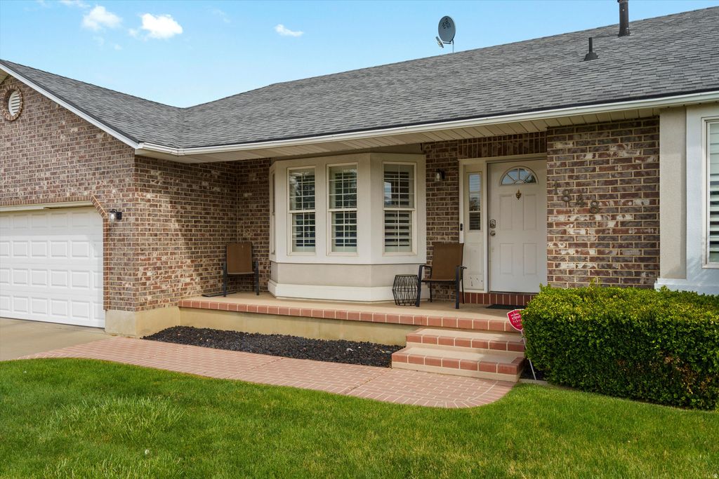 Photo of 1848 W 1520 N, Clinton, UT 84015 (MLS # 2152868)