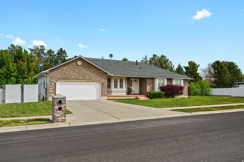 Photo of 1848 W 1520 N, Clinton, UT 84015 (MLS # 2152868)