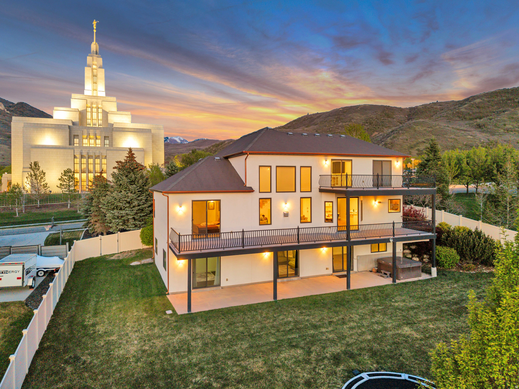 CORNER CANYON VISTA - Residential