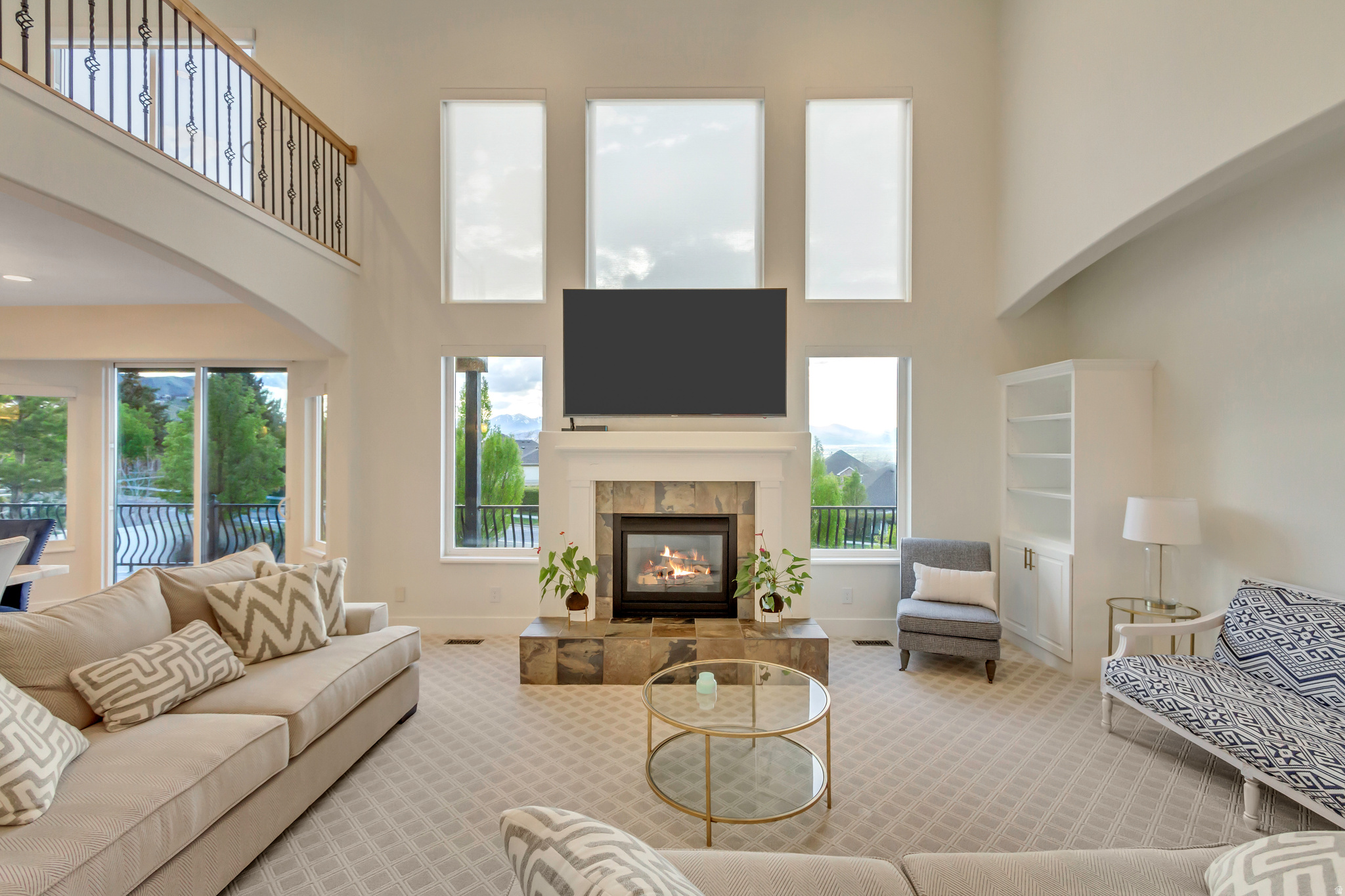 CORNER CANYON VISTA - Residential