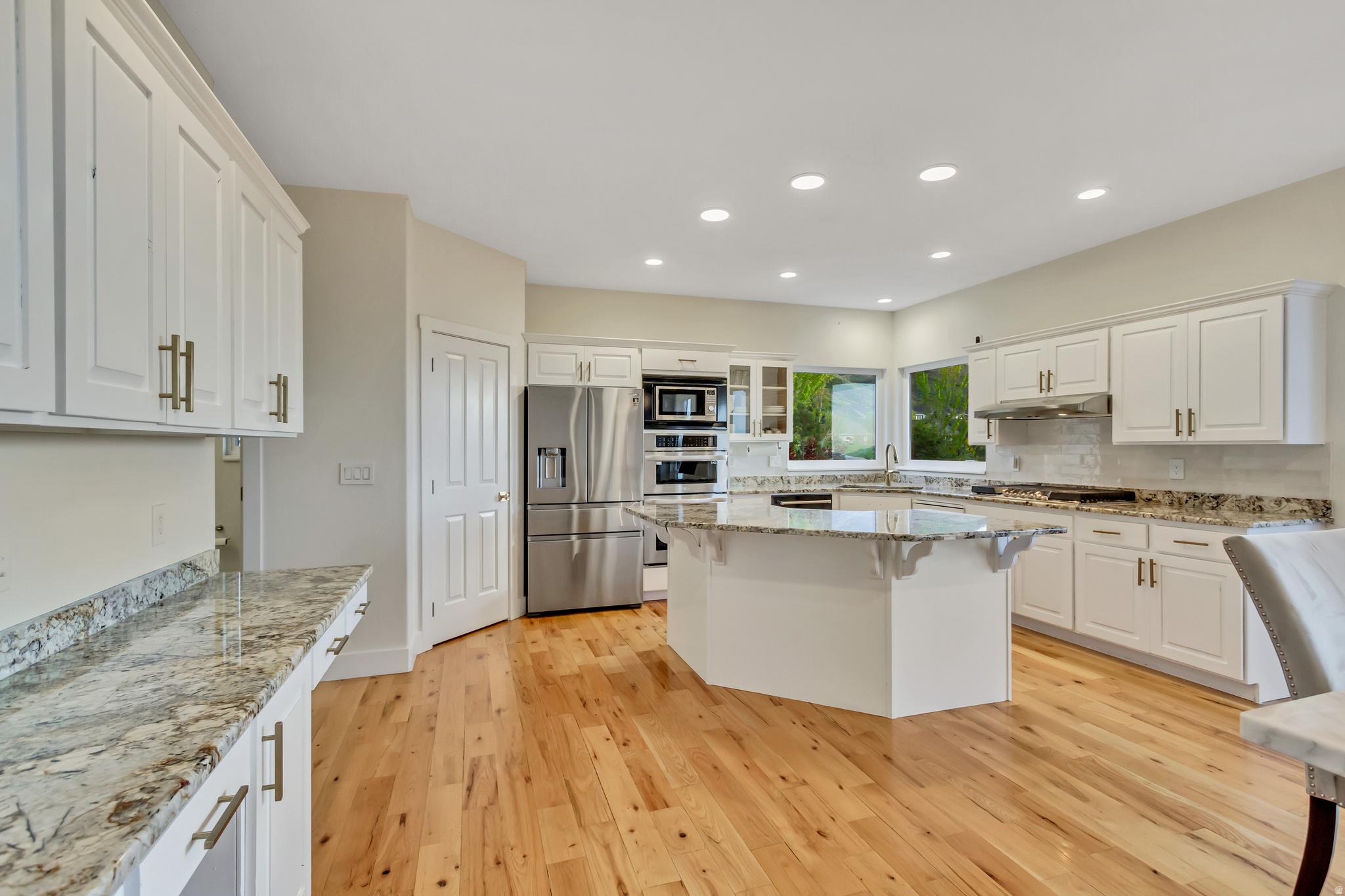 CORNER CANYON VISTA - Residential