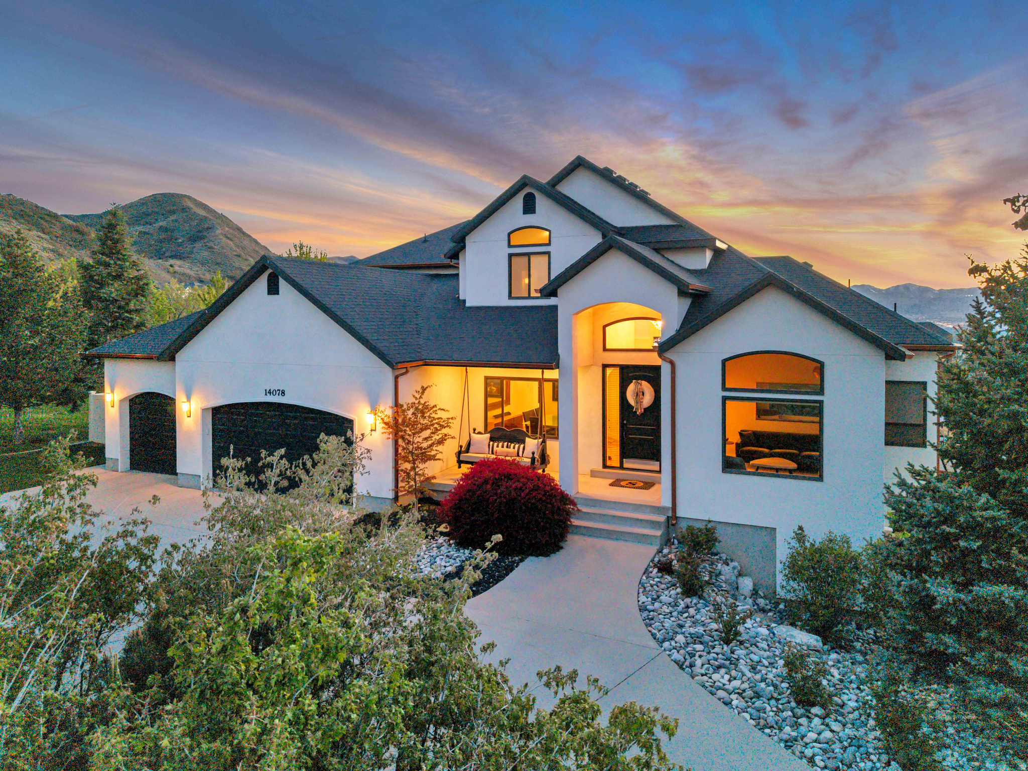 CORNER CANYON VISTA - Residential