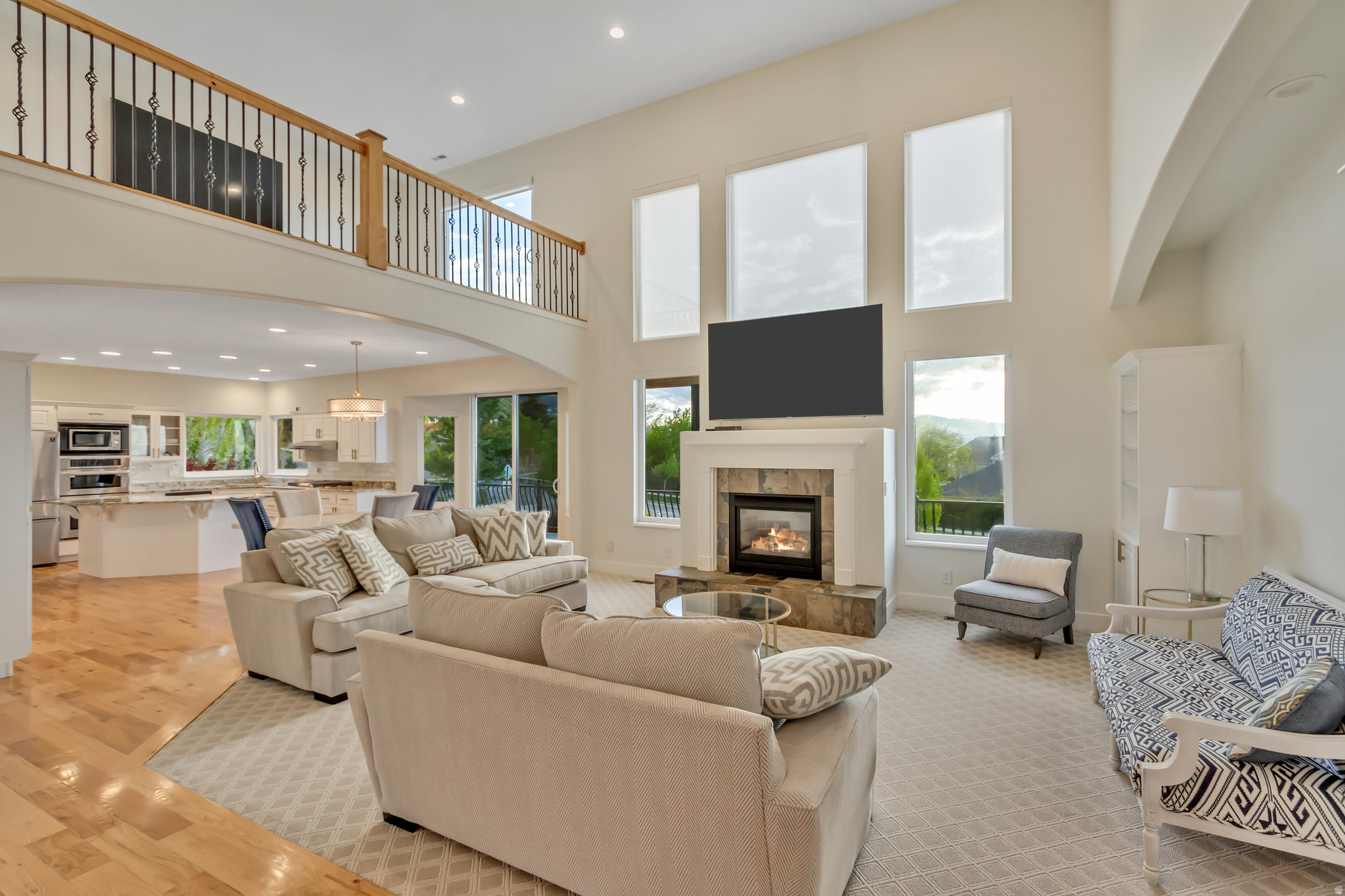 CORNER CANYON VISTA - Residential