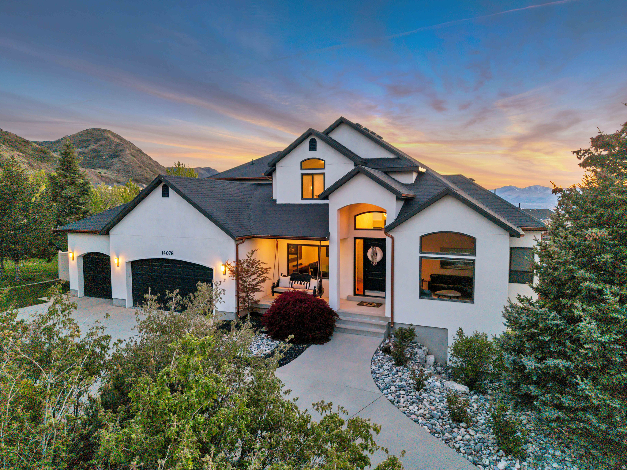 CORNER CANYON VISTA - Residential