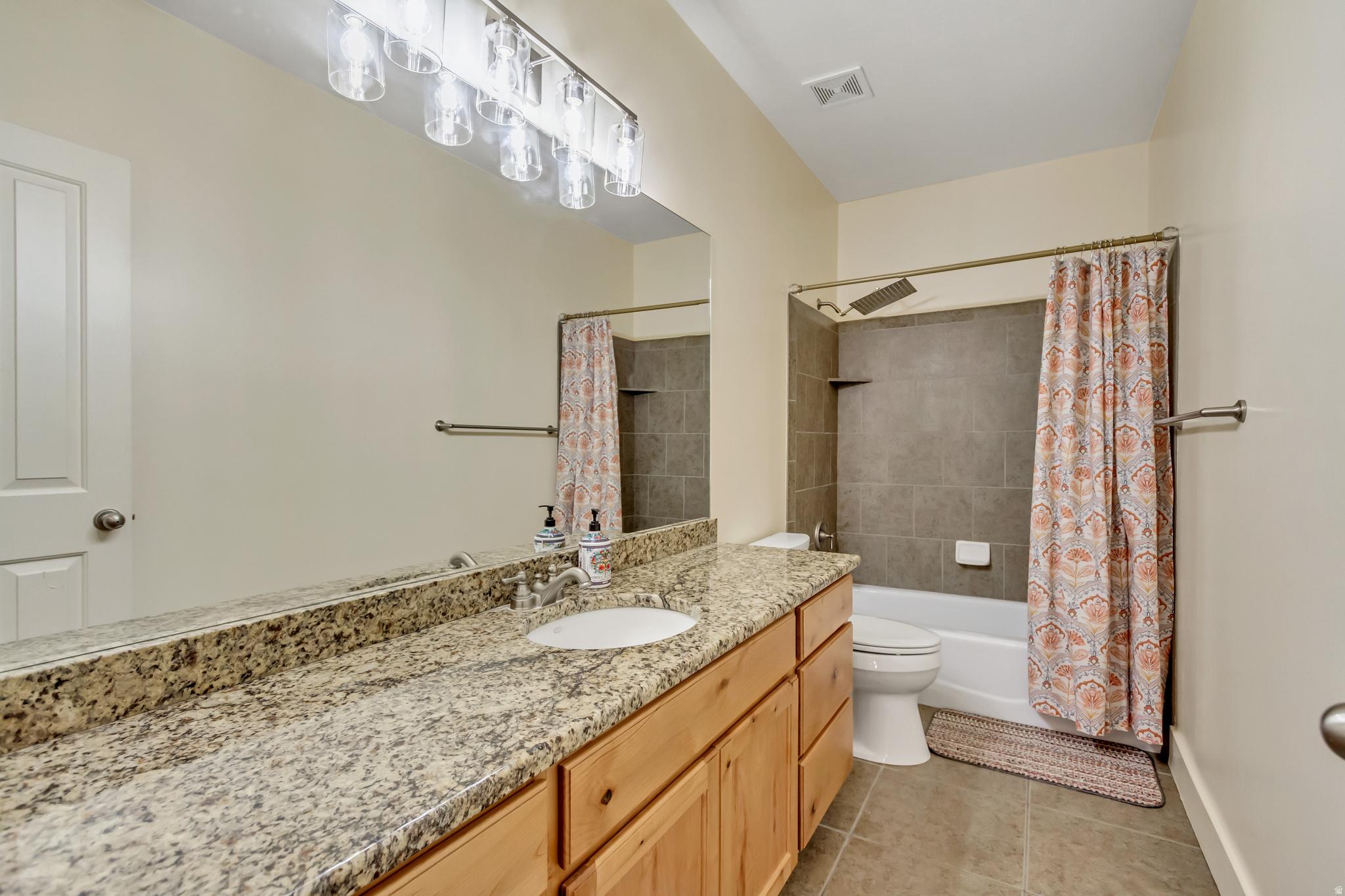 CORNER CANYON VISTA - Residential