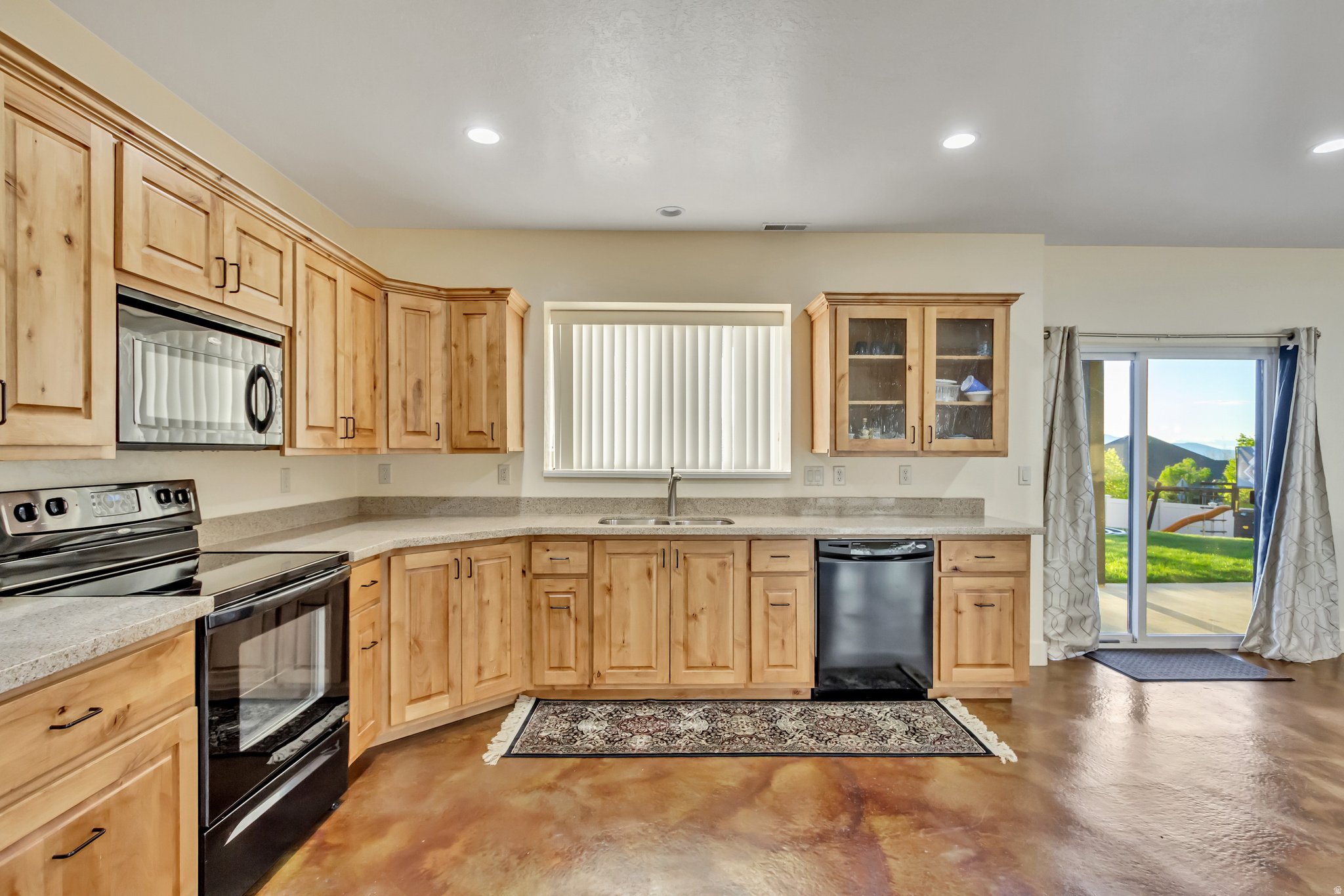 CORNER CANYON VISTA - Residential