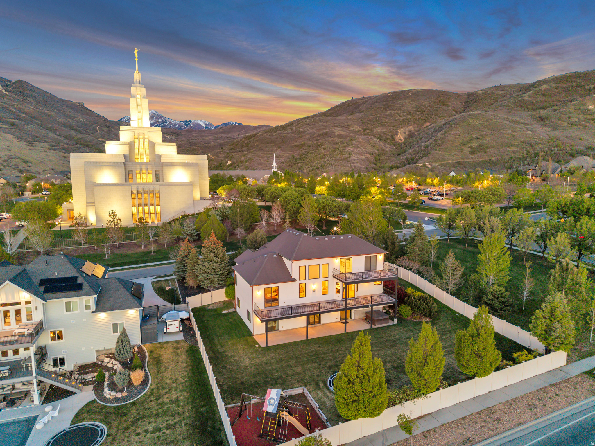 CORNER CANYON VISTA - Residential