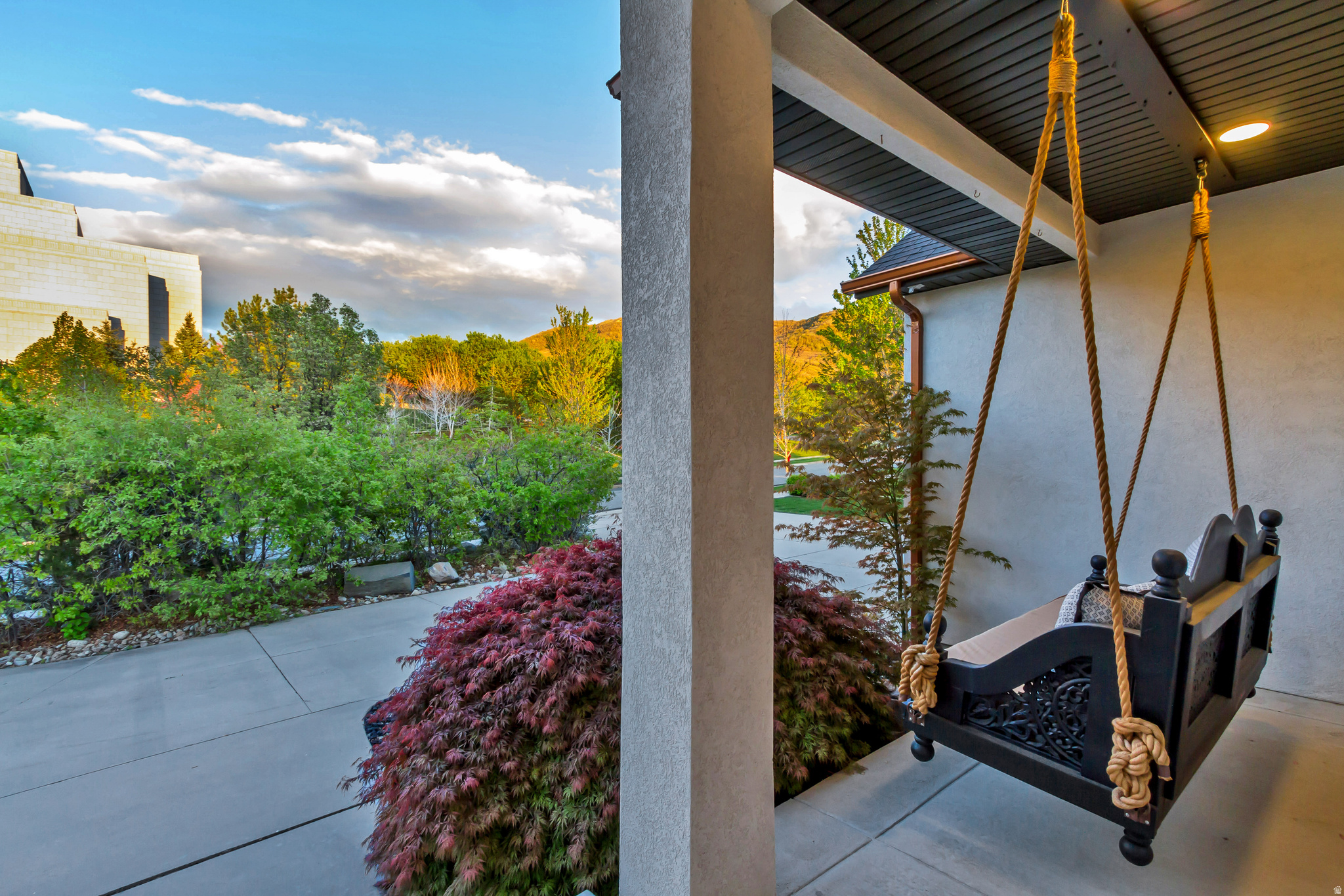 CORNER CANYON VISTA - Residential