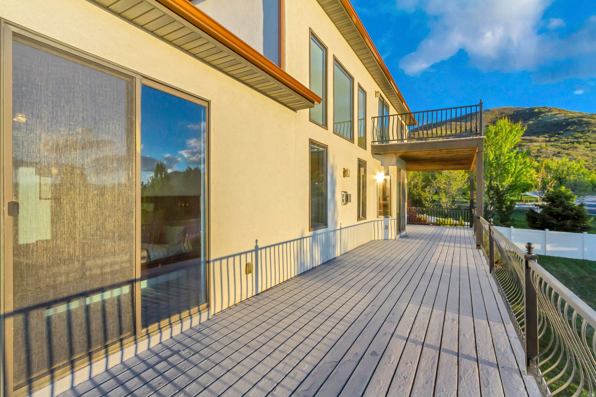 CORNER CANYON VISTA - Residential