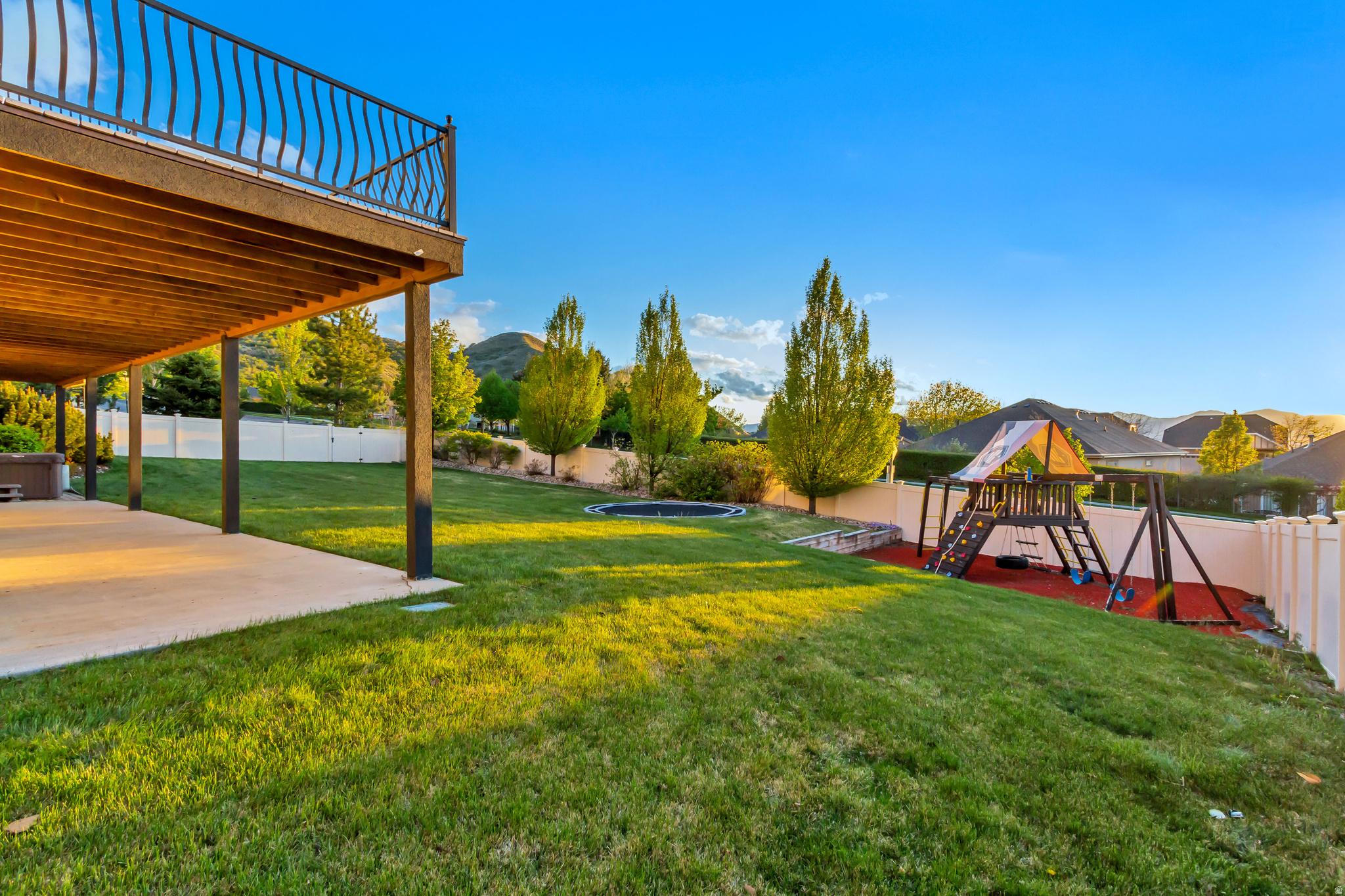 CORNER CANYON VISTA - Residential