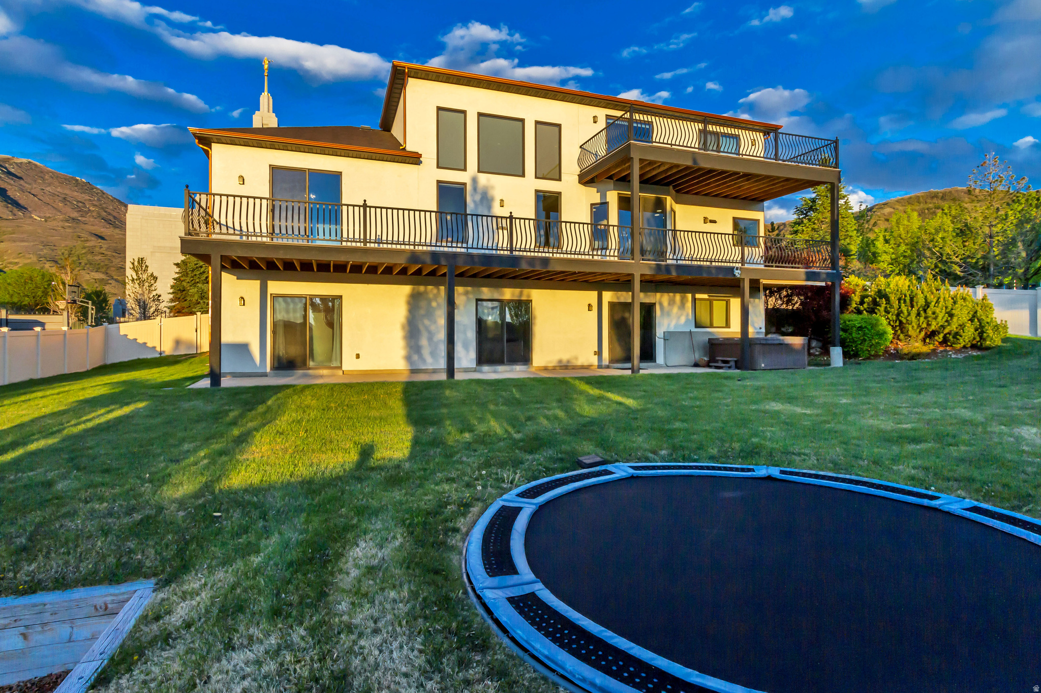 CORNER CANYON VISTA - Residential