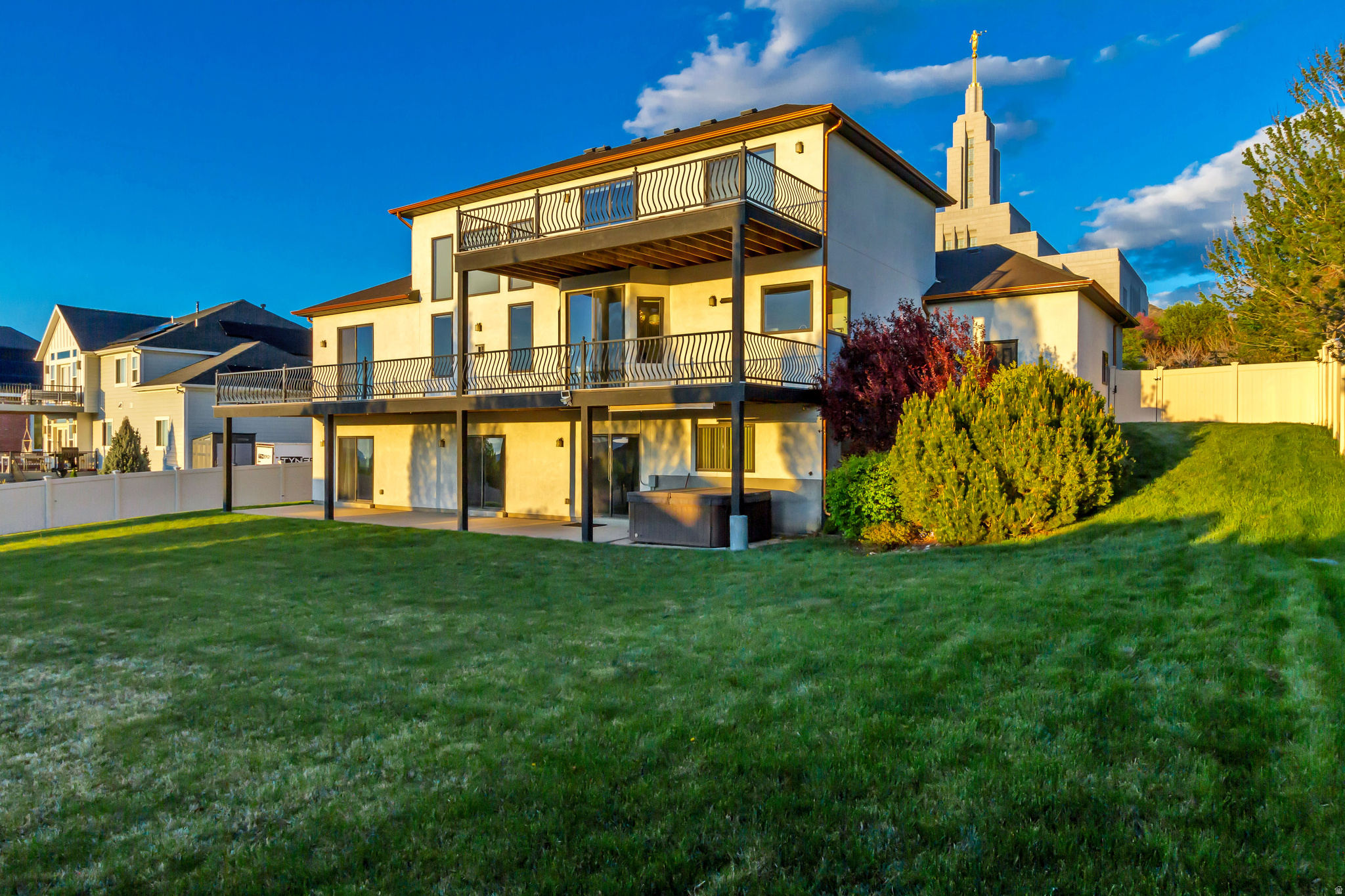 CORNER CANYON VISTA - Residential