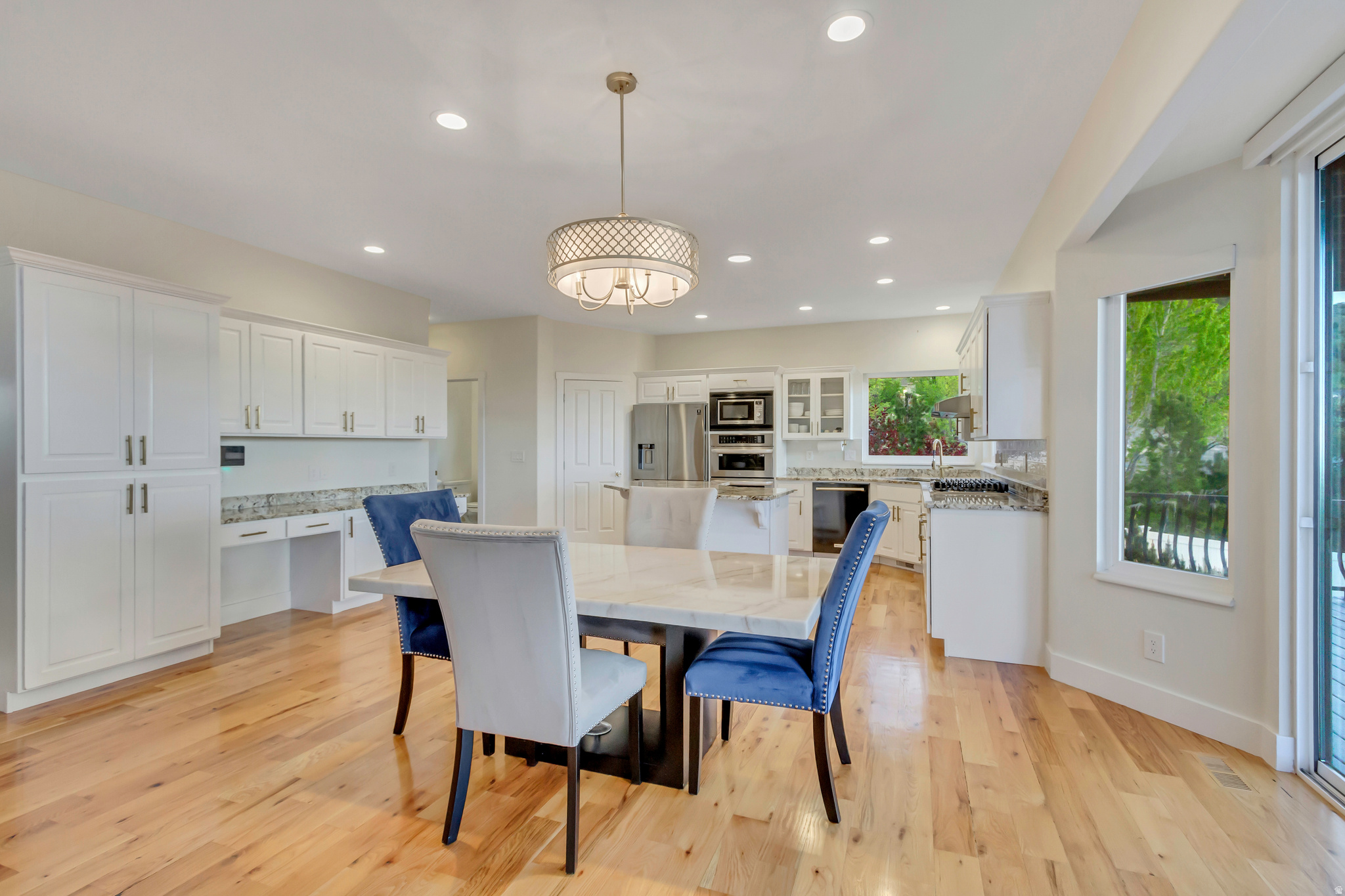 CORNER CANYON VISTA - Residential