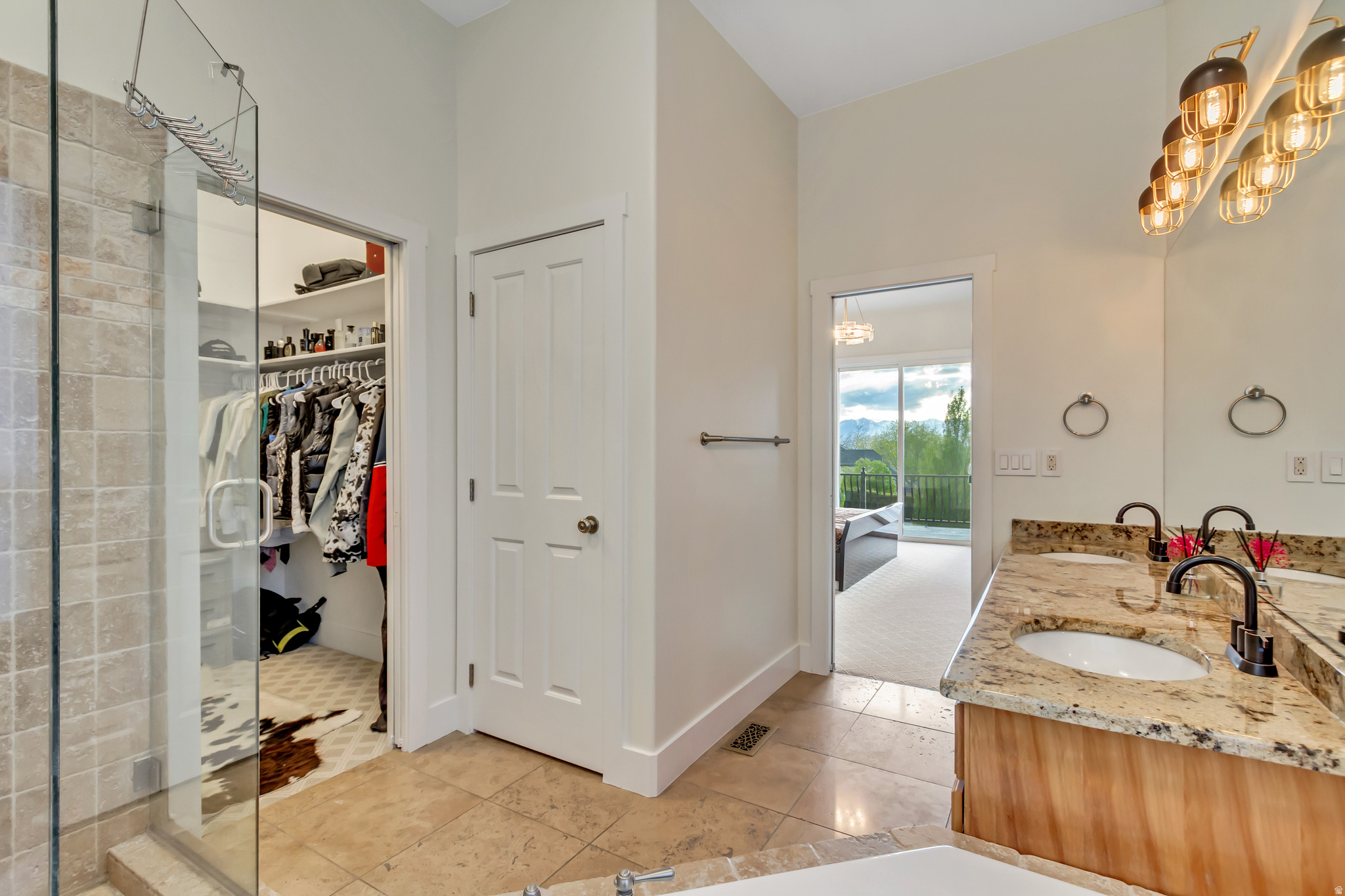 CORNER CANYON VISTA - Residential