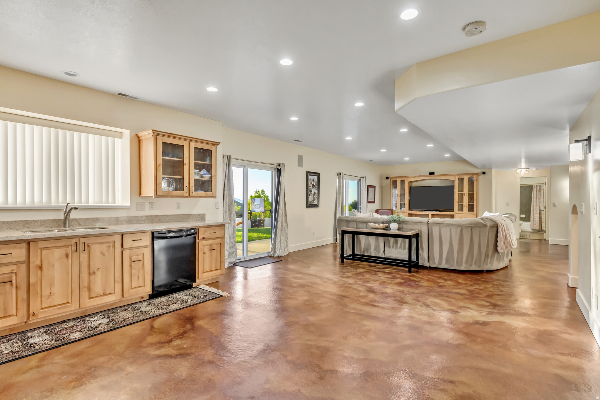 CORNER CANYON VISTA - Residential