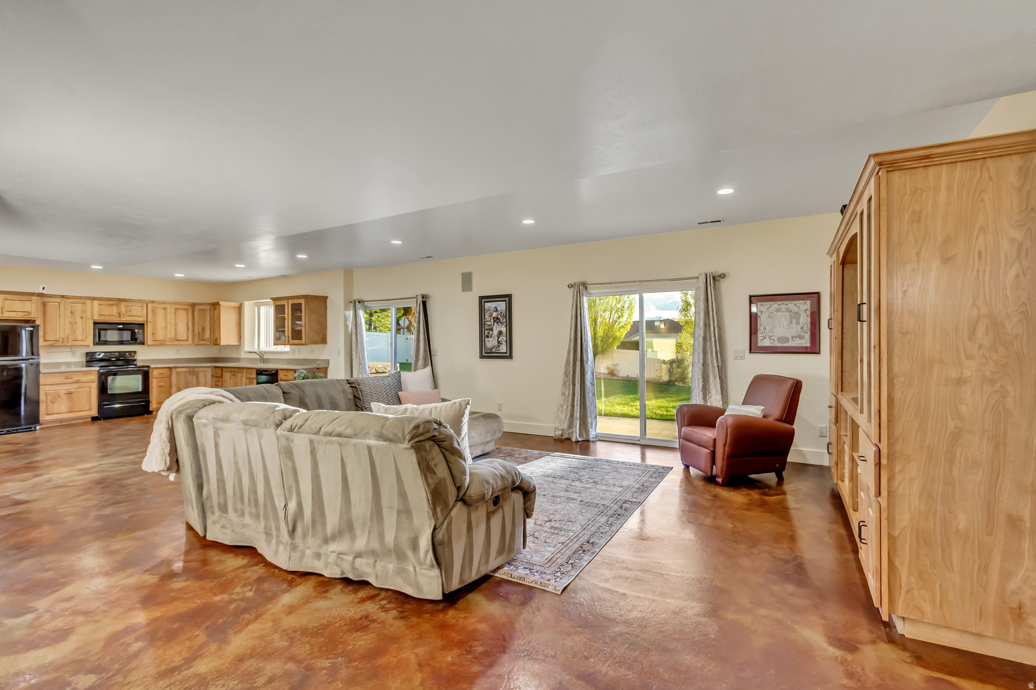 CORNER CANYON VISTA - Residential