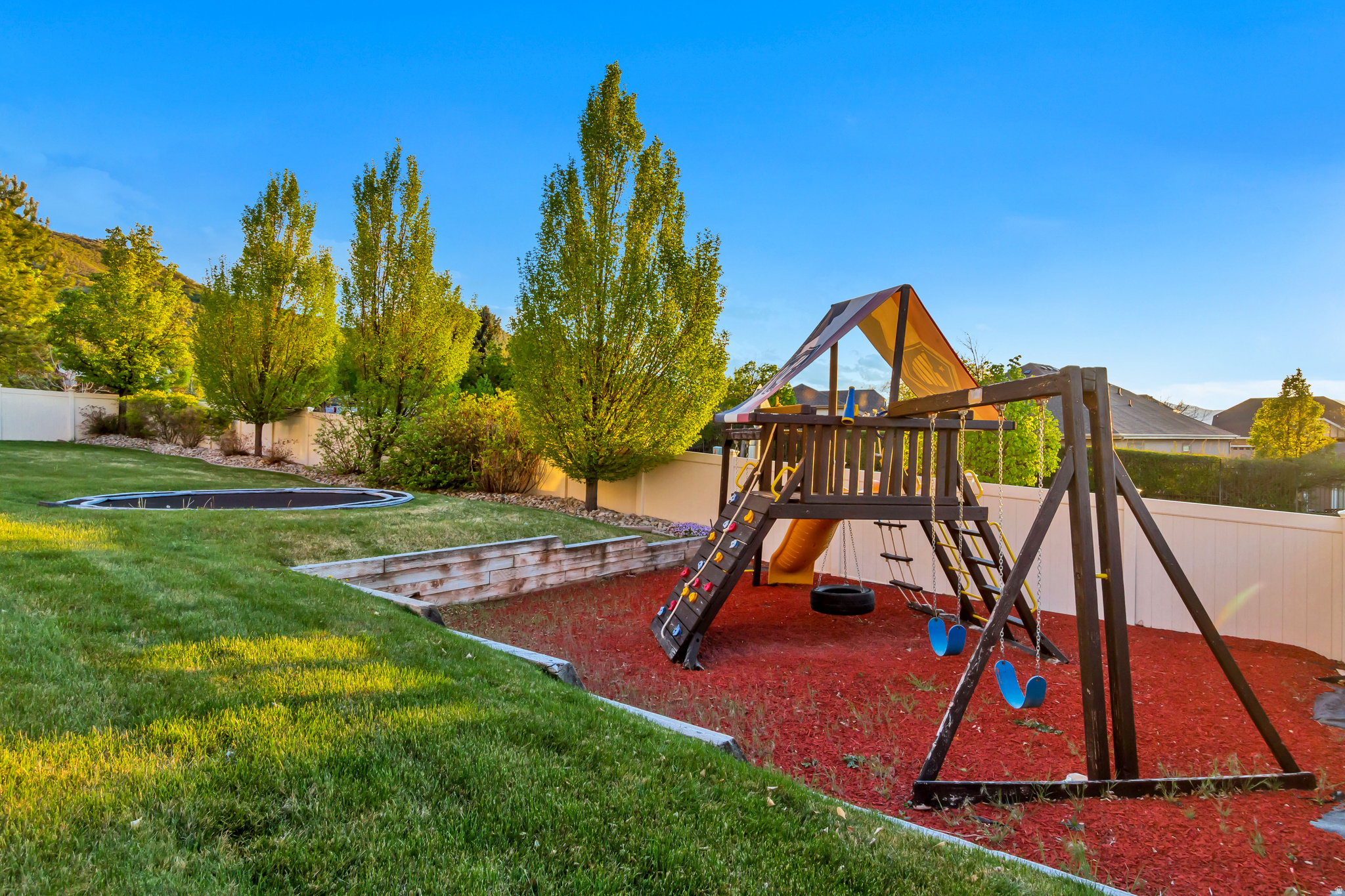 CORNER CANYON VISTA - Residential