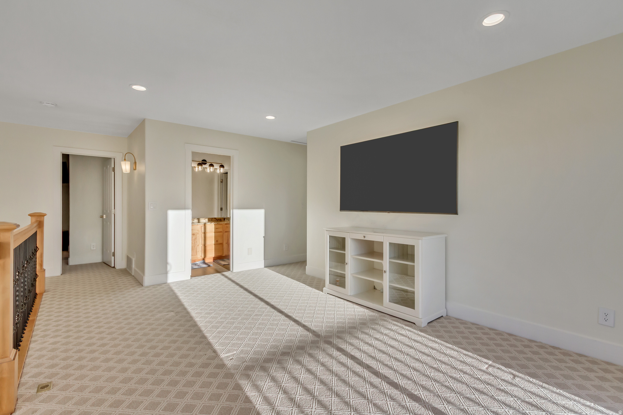 CORNER CANYON VISTA - Residential