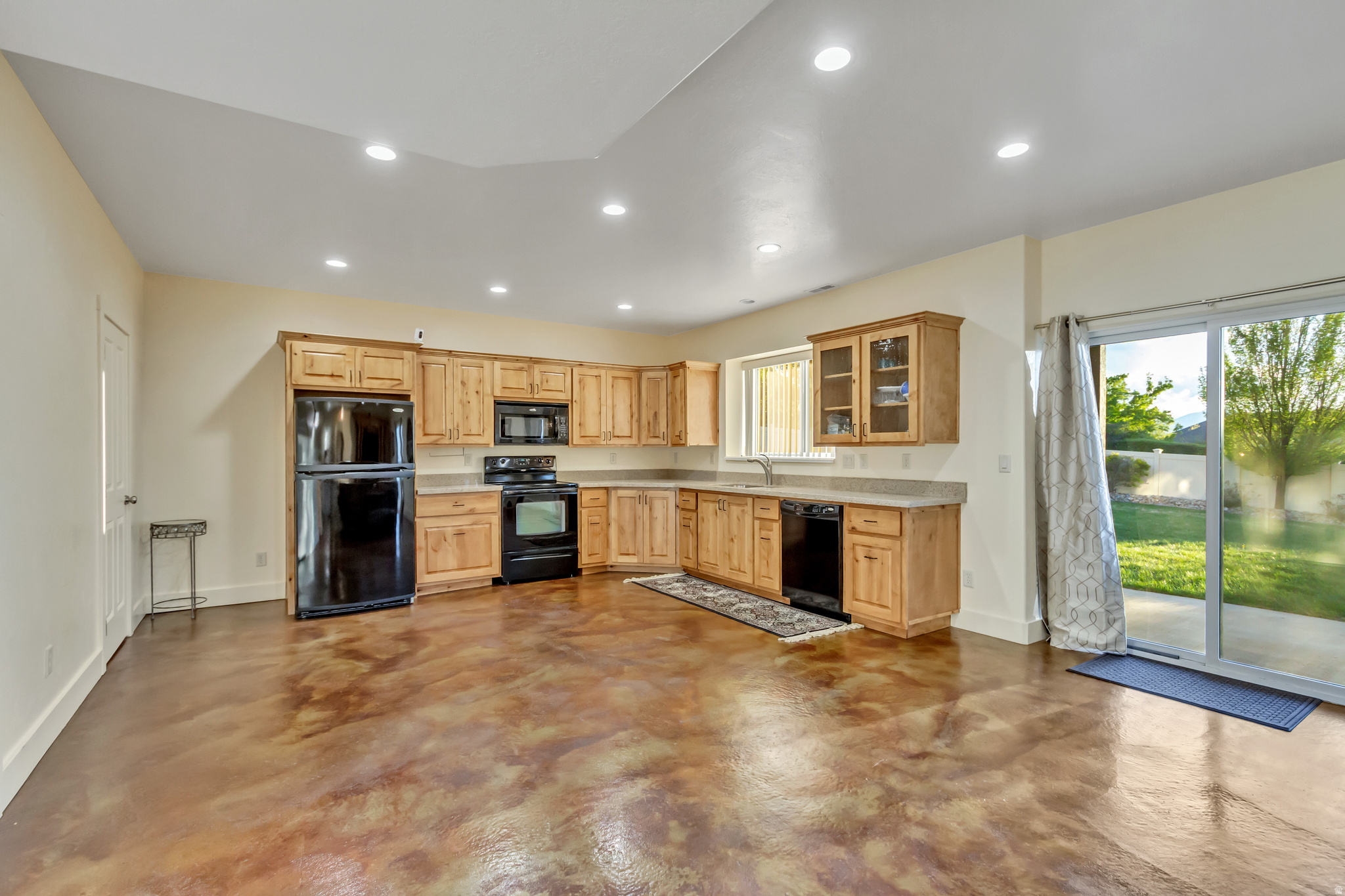 CORNER CANYON VISTA - Residential