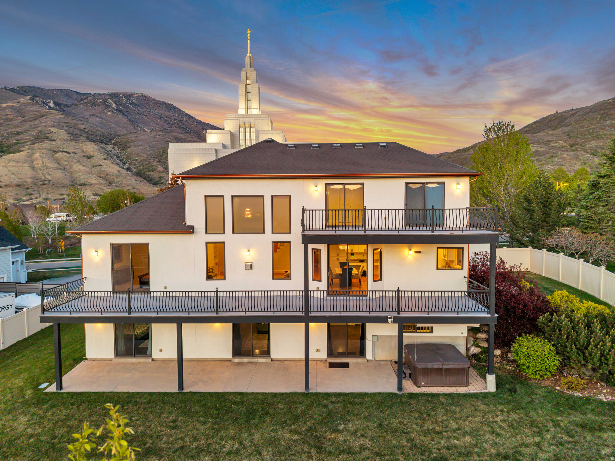 CORNER CANYON VISTA - Residential