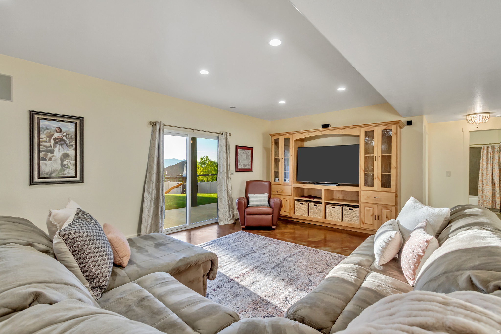 CORNER CANYON VISTA - Residential