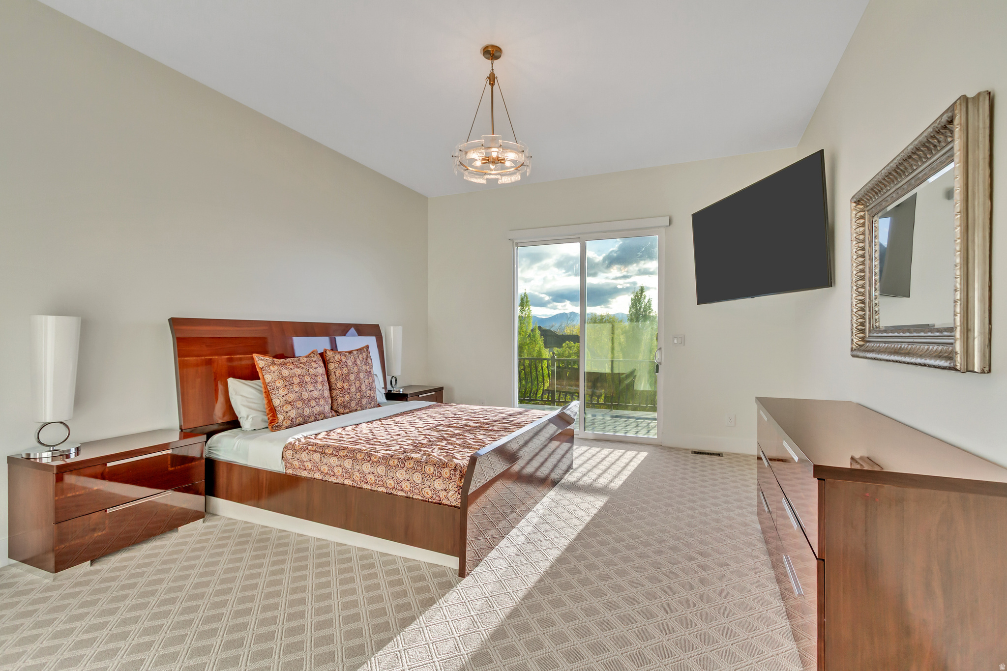 CORNER CANYON VISTA - Residential