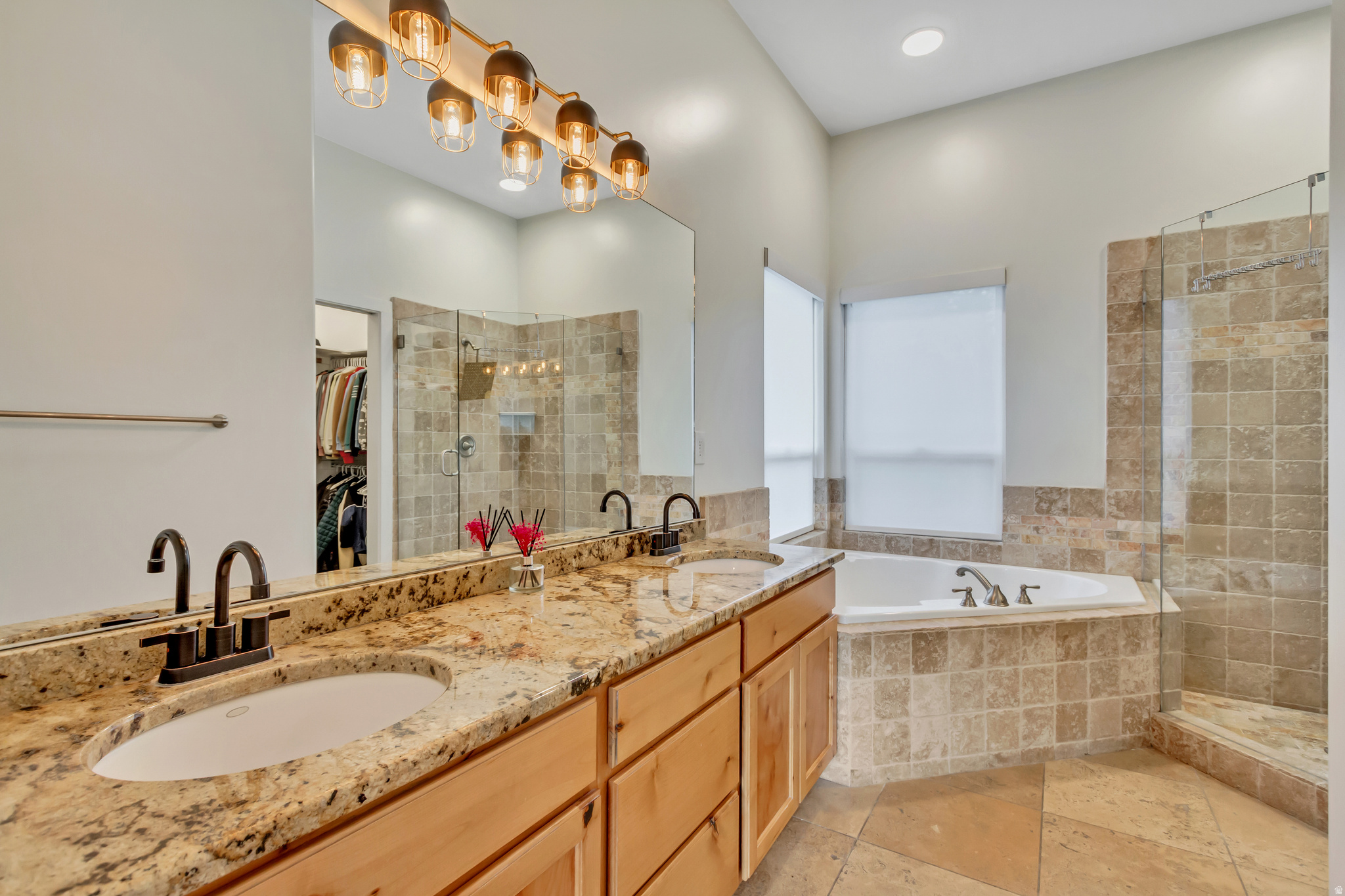 CORNER CANYON VISTA - Residential