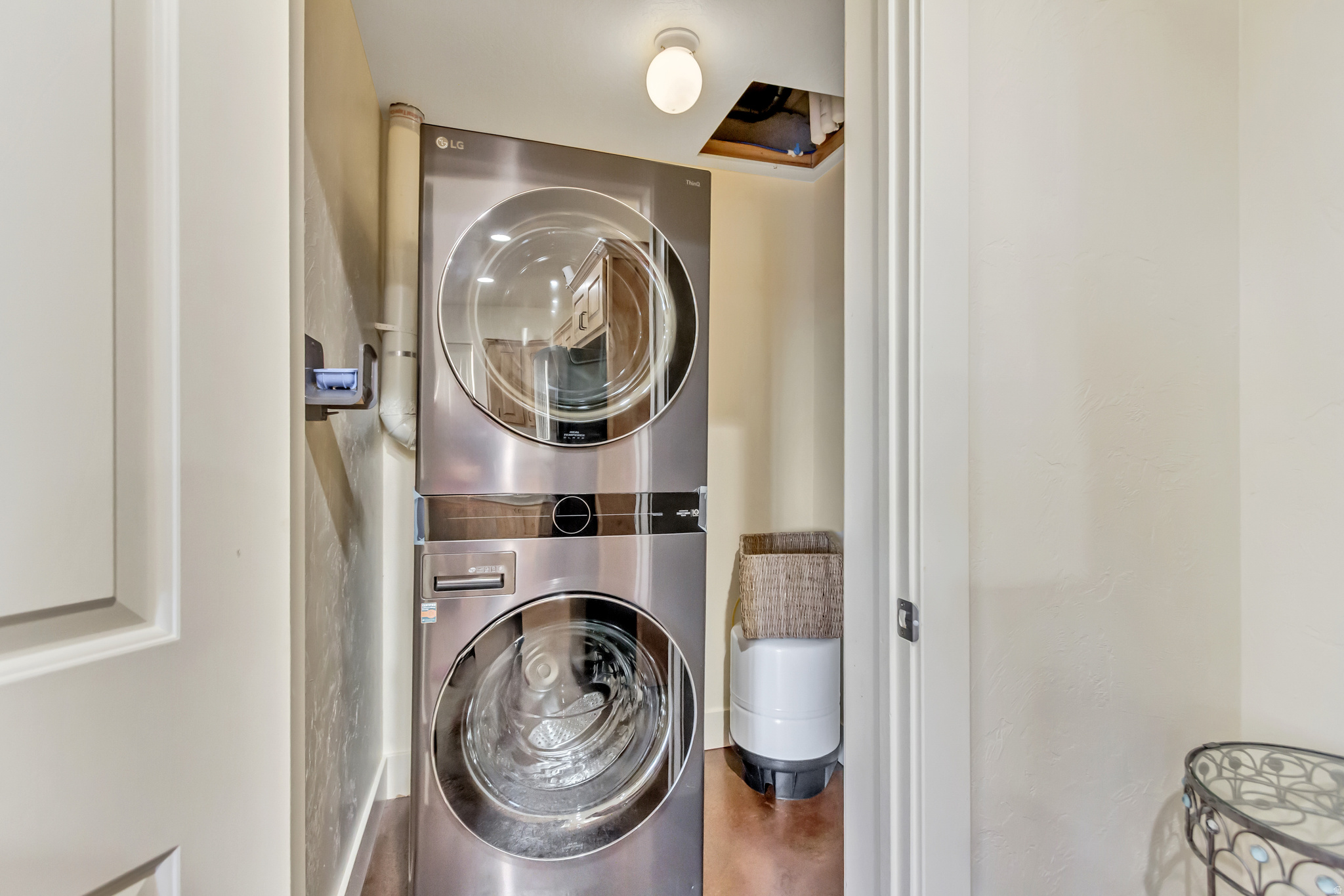 CORNER CANYON VISTA - Residential