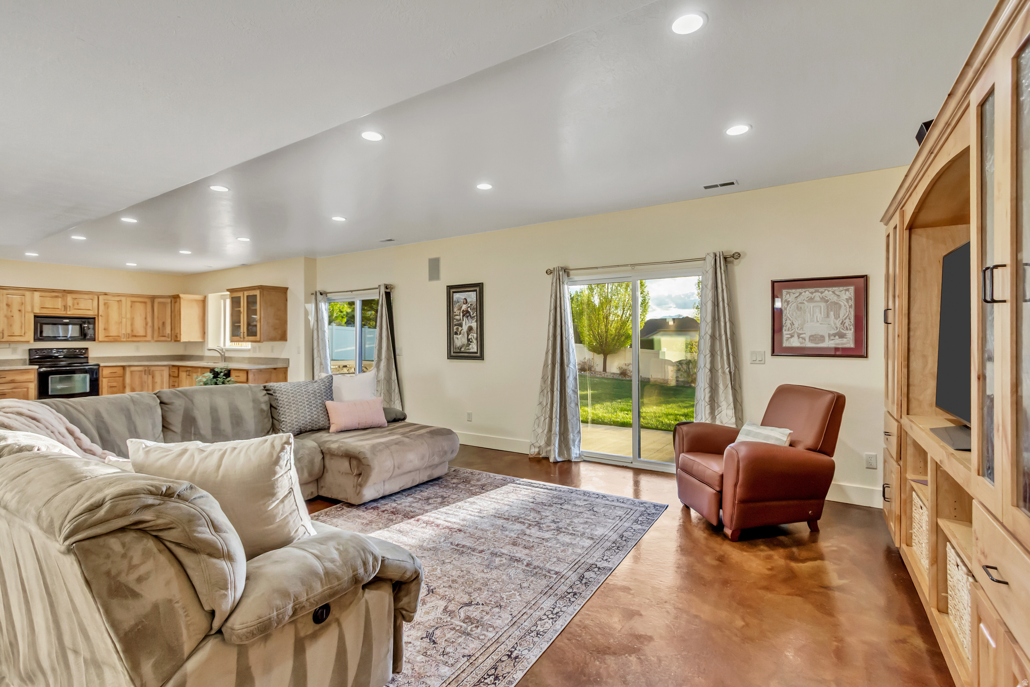 CORNER CANYON VISTA - Residential