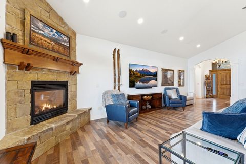 Tiny photo for 1102 N SUMMIT VIEW DR, Saratoga Springs, UT 84045 (MLS # 2148625)