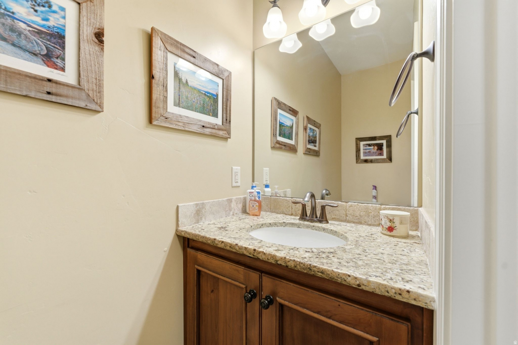 YATES MINOR - Residential