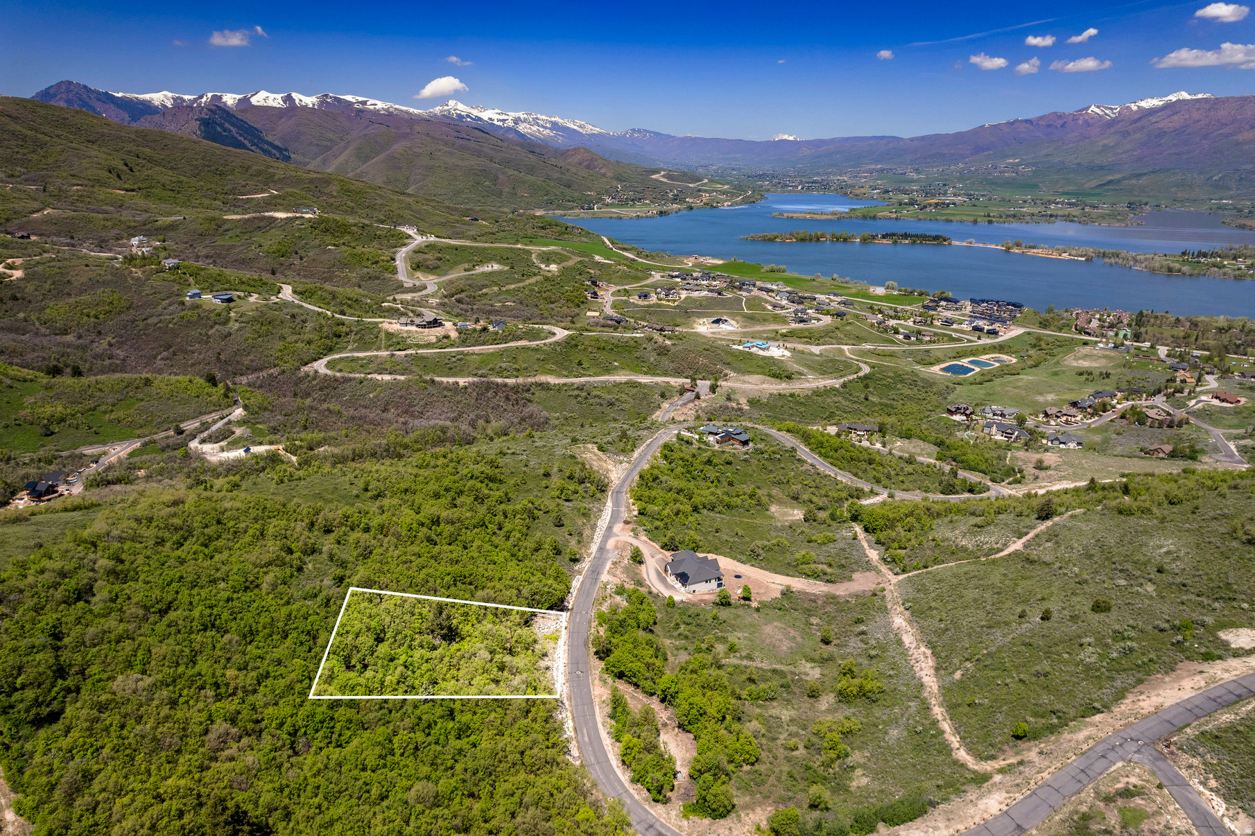 HAWKINS CREEK - Land