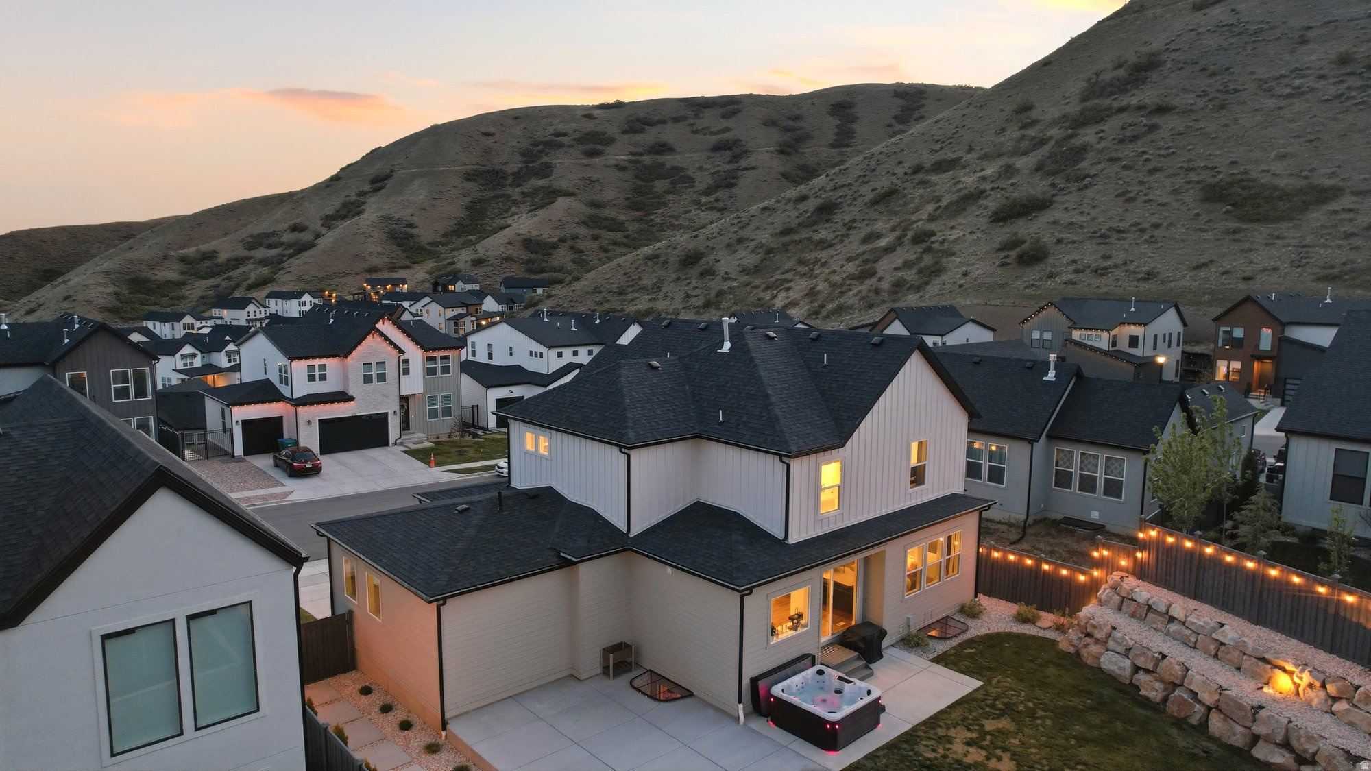 CANYON POINT - Residential