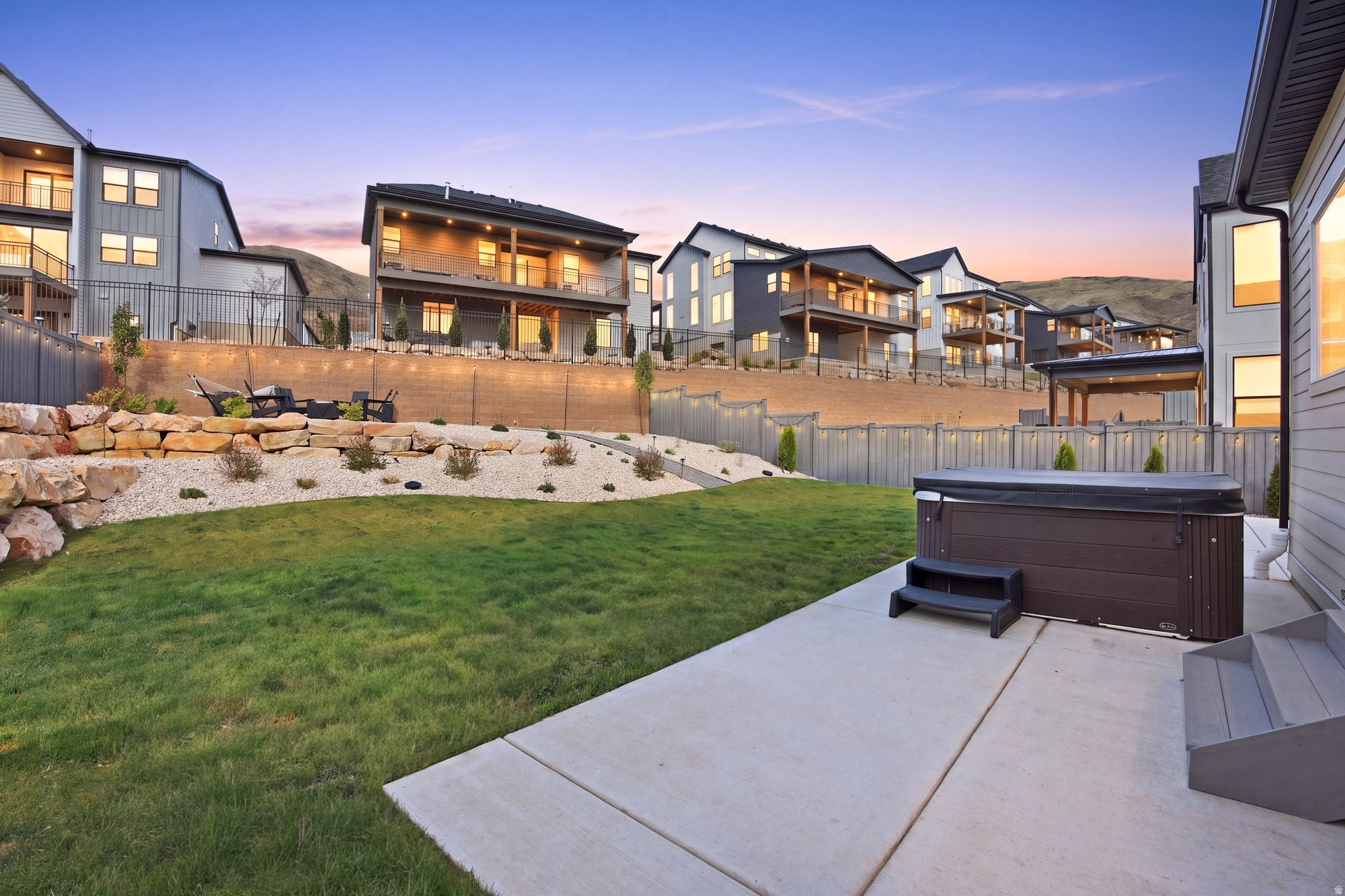 CANYON POINT - Residential