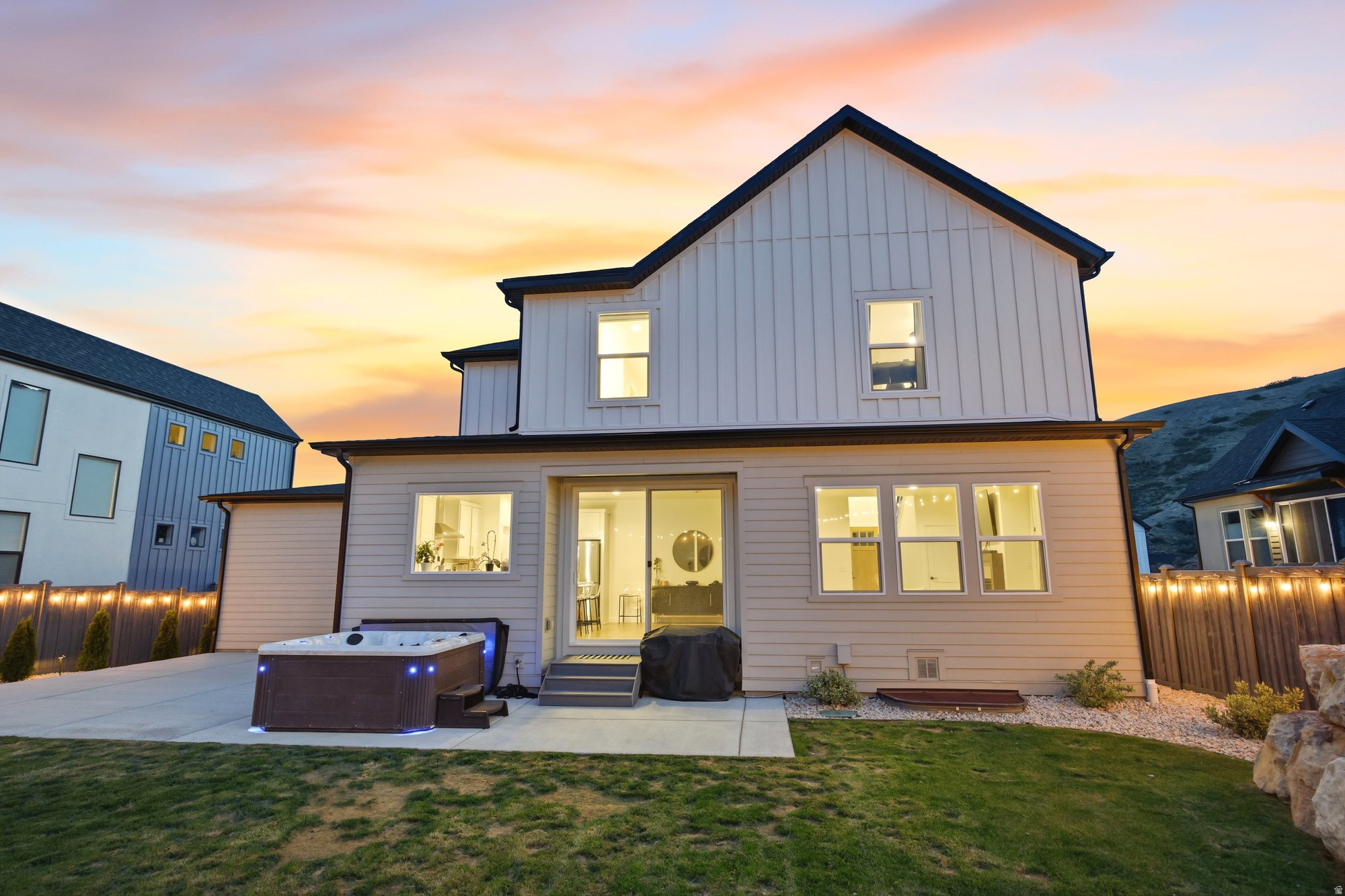 CANYON POINT - Residential