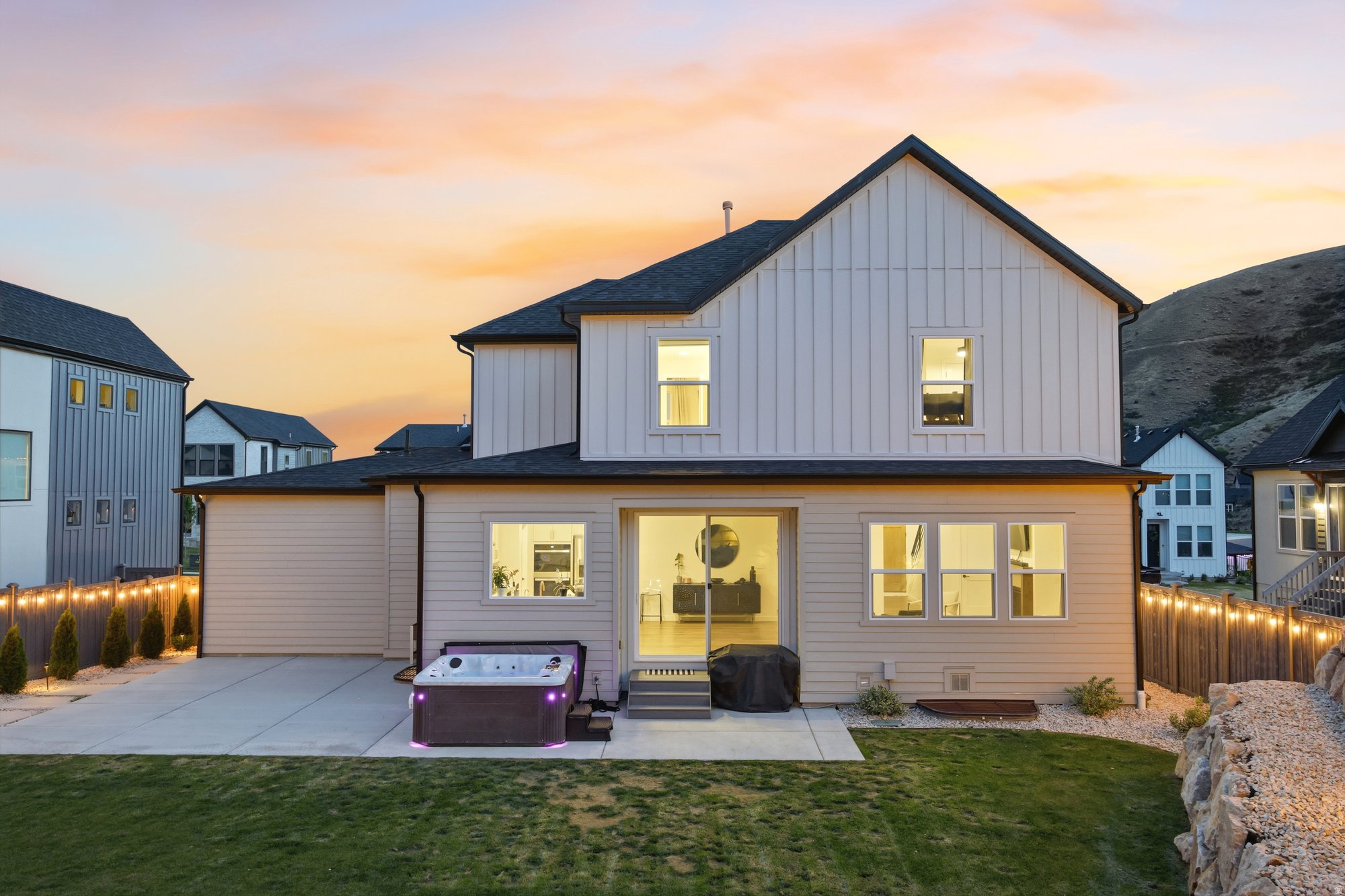 CANYON POINT - Residential