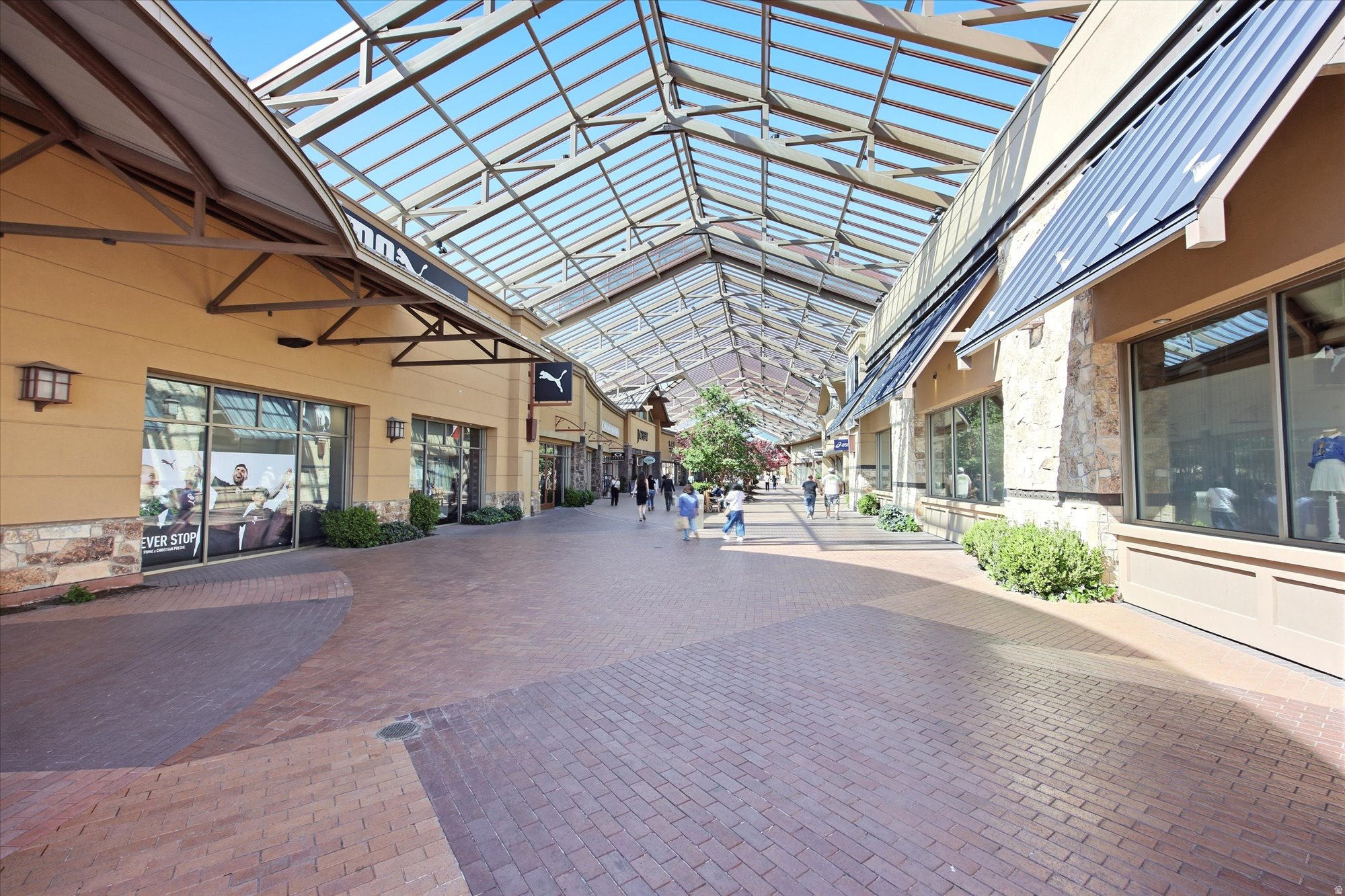 CANYON POINT - Residential