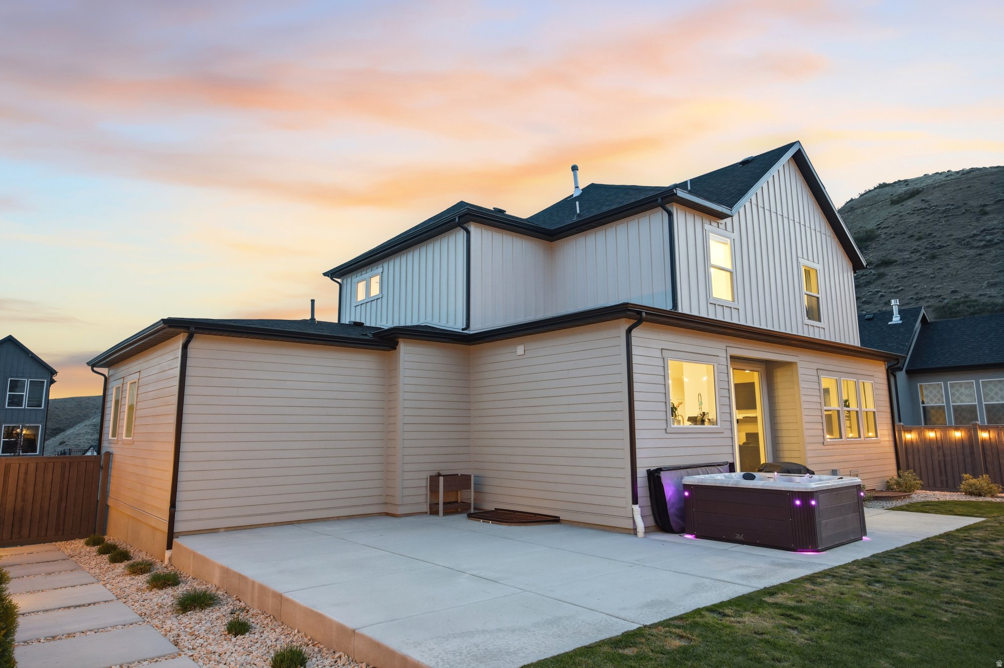 CANYON POINT - Residential
