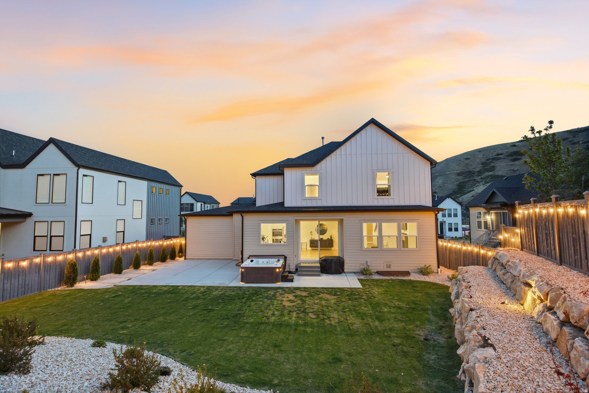 CANYON POINT - Residential