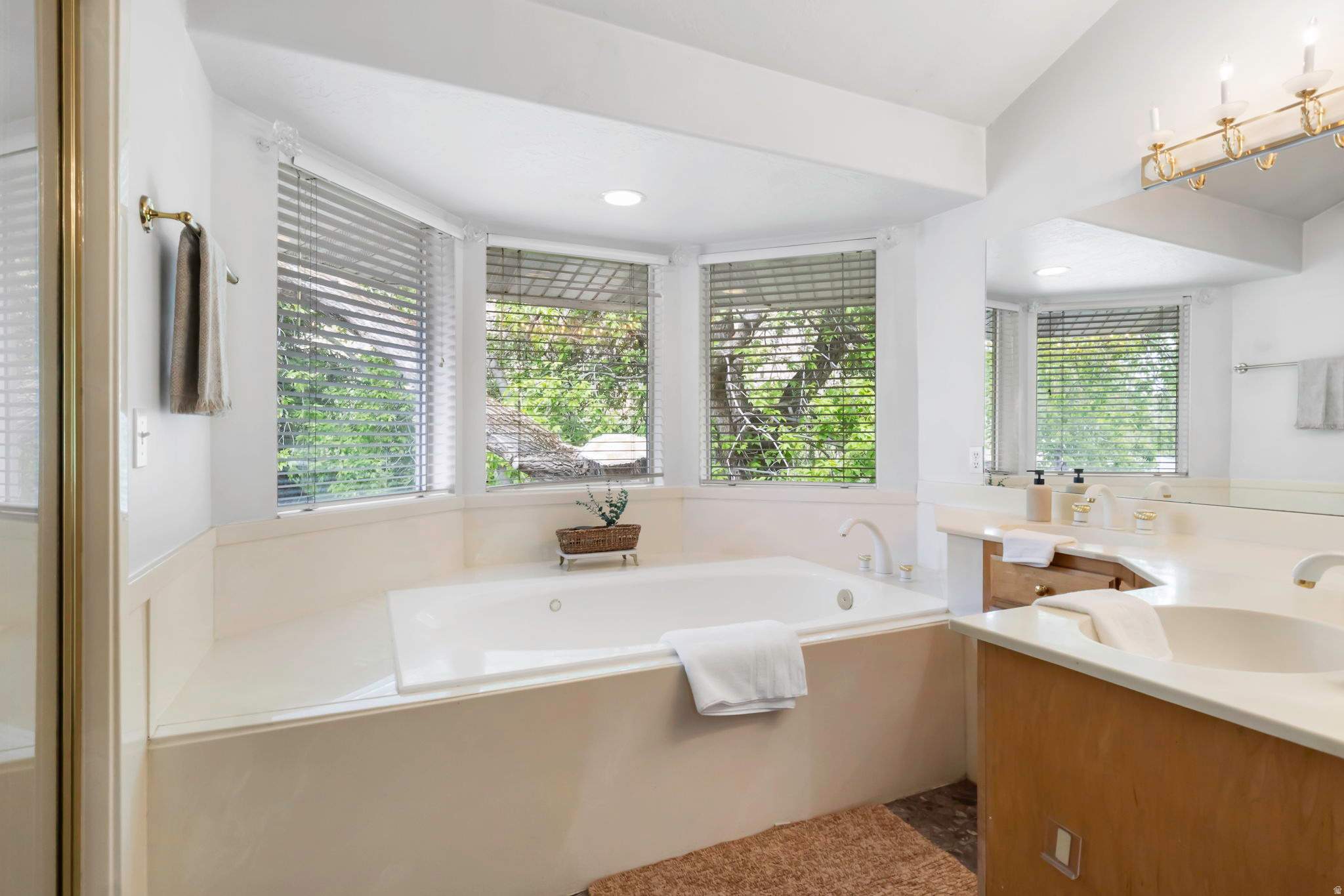 HIDDEN HOLLOW - Residential