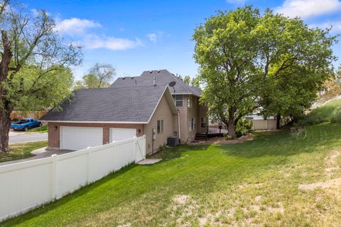 Tiny photo for 302 W HIDDEN HOLLOW DR S, Orem, UT 84058 (MLS # 2151111)
