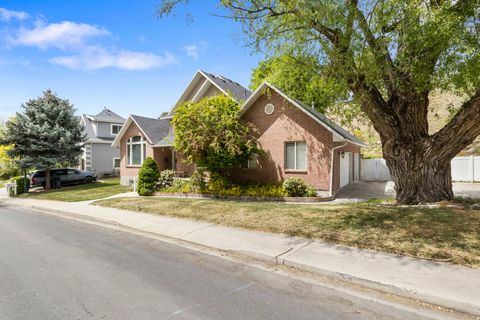 Tiny photo for 302 W HIDDEN HOLLOW DR S, Orem, UT 84058 (MLS # 2151111)