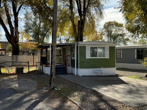 Photo of 264 W STATE RD S #18, Pleasant Grove, UT 84062 (MLS # 2121543)